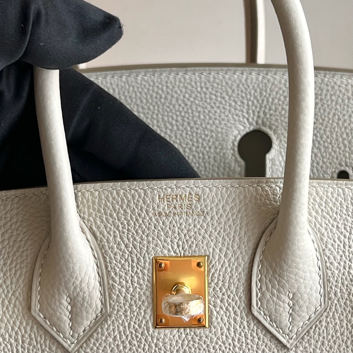Birkin 25cm Togo original calfskin imported from Germany Color: Ck10 milkshake white Craie fully handmade wax stitching Original hardware hand-engraved Gold buckle customized✈️ - Image 7