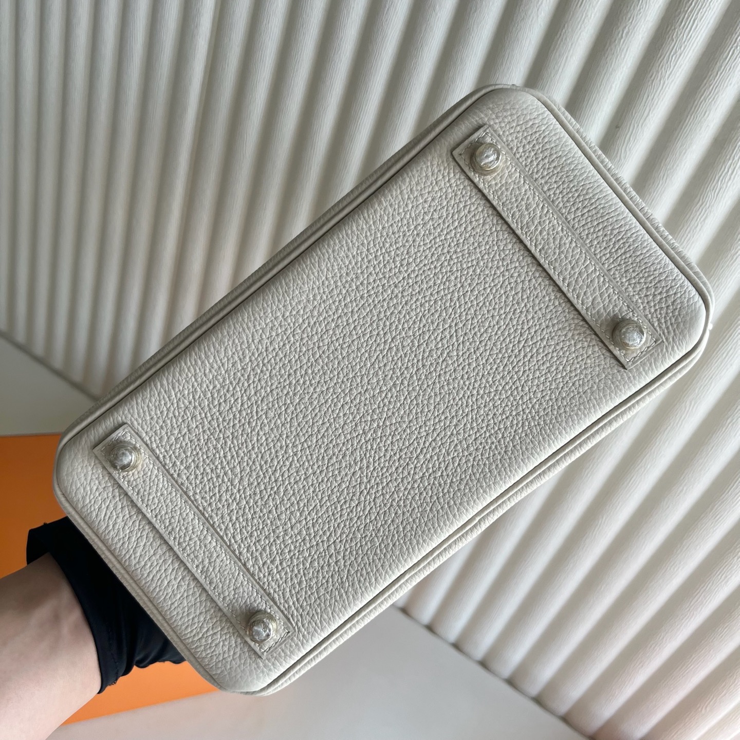 Birkin 25cm Togo original calfskin imported from Germany Color: Ck10 milkshake white Craie fully handmade wax stitching Original hardware hand-engraved Gold buckle customized✈️ - Image 10