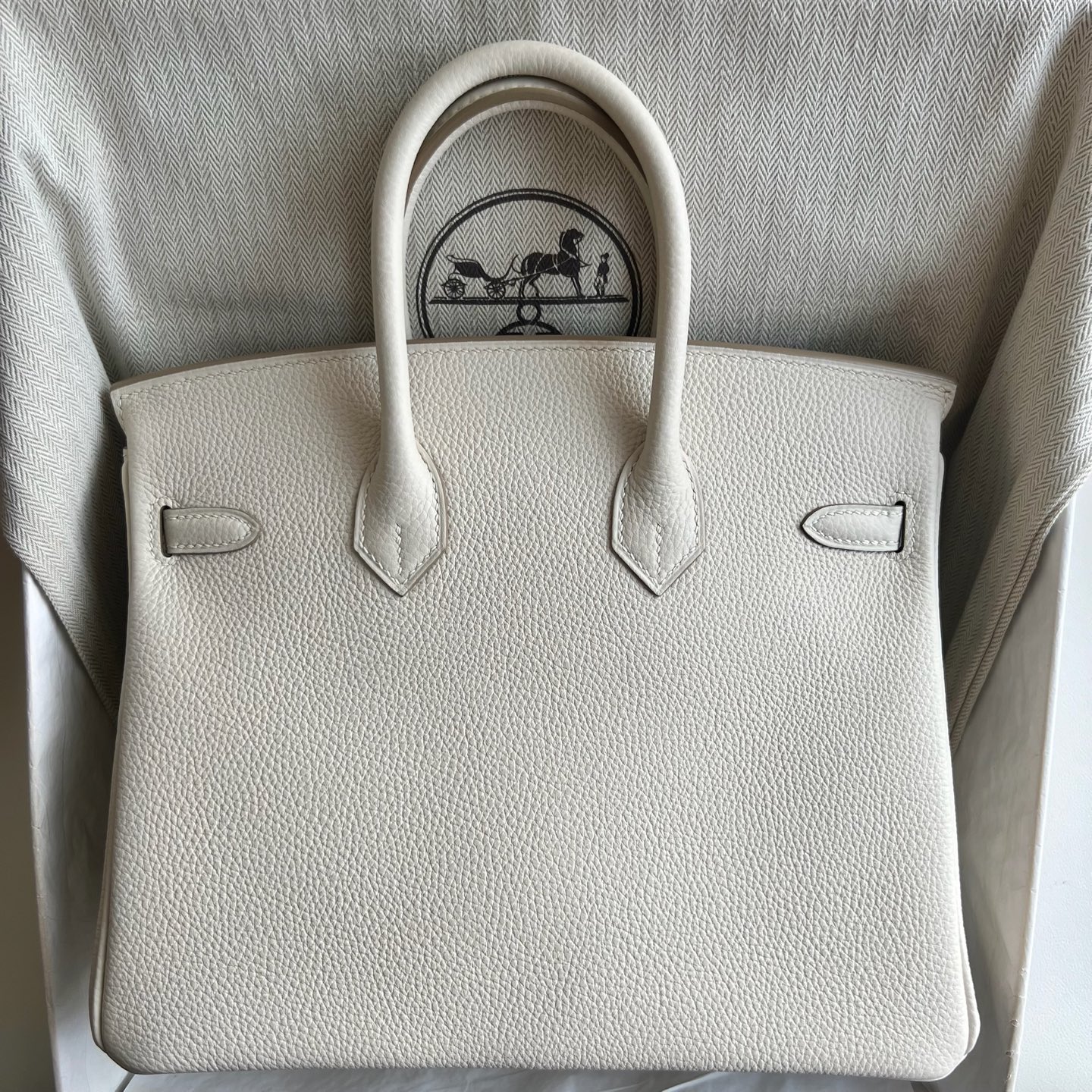 Birkin 25cm Togo original calfskin imported from Germany Color: Ck10 milkshake white Craie fully handmade wax stitching Original hardware hand-engraved Gold buckle customized✈️ - Image 12