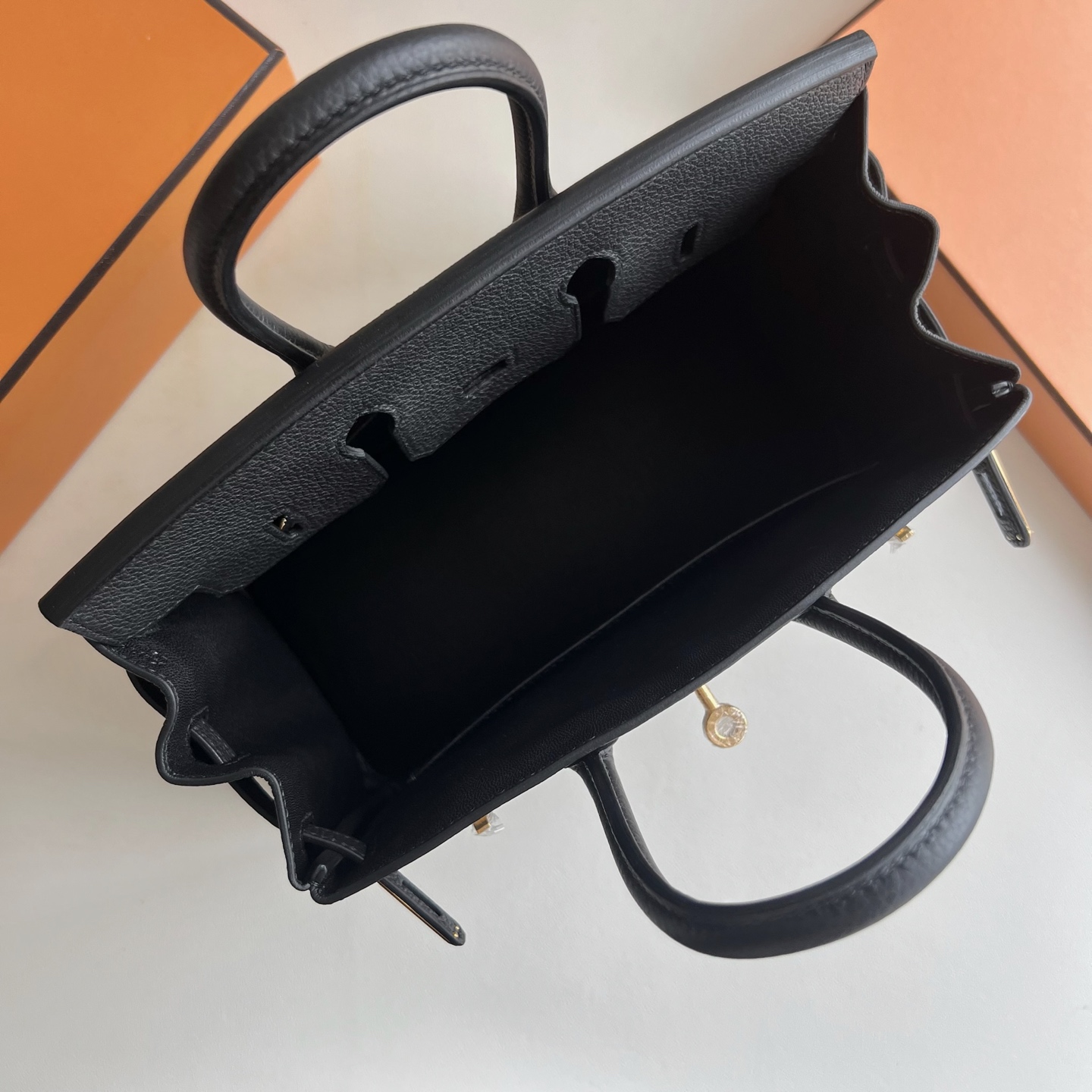 Birkin 25cm Togo original calfskin imported from Germany Color: 89 black Noir, fully handmade wax stitching Original hardware hand-engraved gold buckle customized✈️ - Image 7