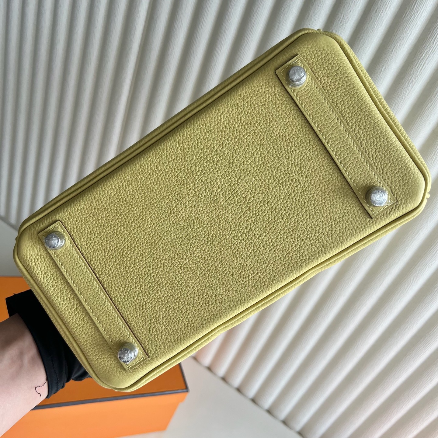 Birkin 25cm Togo original calfskin imported from Germany Color: 1Z chick yellow Jaune Poussin Fully handmade wax thread sewing Original hardware hand-engraved Silver buckle customized✈️ - Image 10