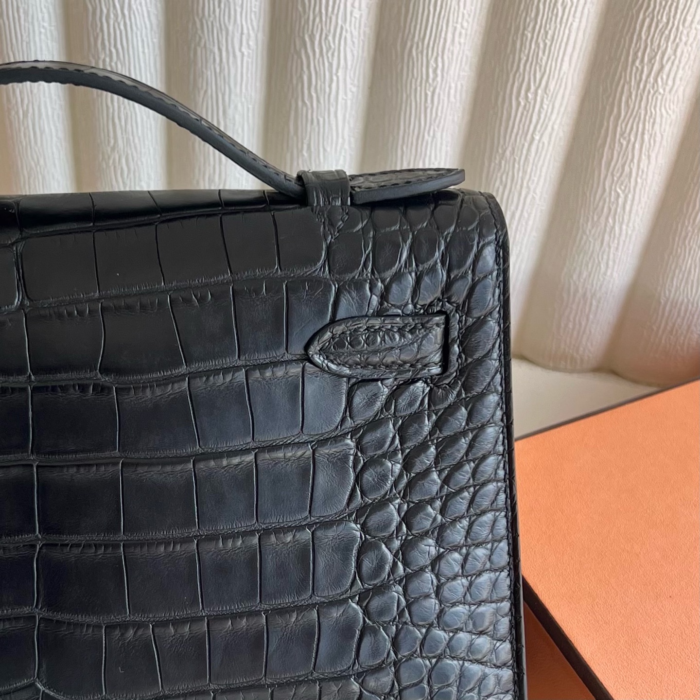 MiniKelly Pochette 22cm Matte American Alligator Color: Ck89 black Noir Phw Matte Alligator Crocodile Fully handmade wax stitching Silver buckle customized✈️ - Image 2
