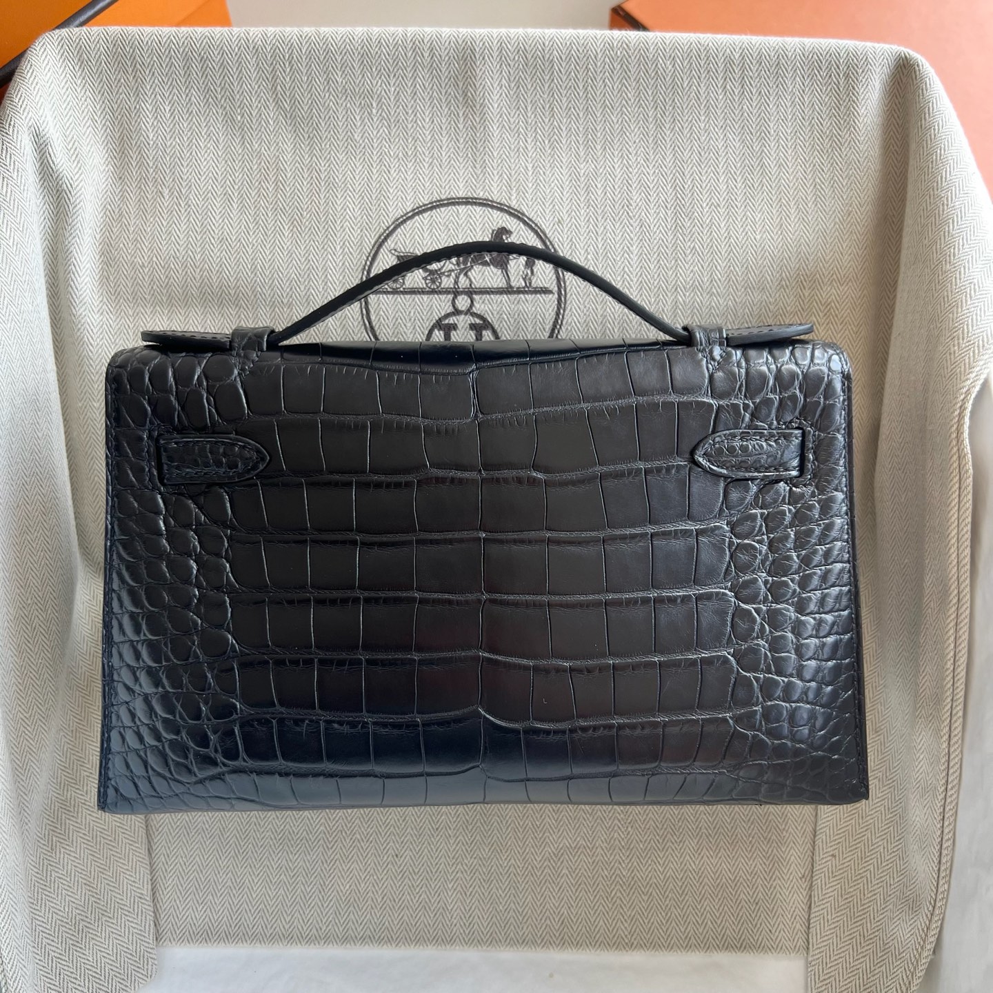 MiniKelly Pochette 22cm Matte American Alligator Color: Ck89 black Noir Phw Matte Alligator Crocodile Fully handmade wax stitching Silver buckle customized✈️ - Image 7