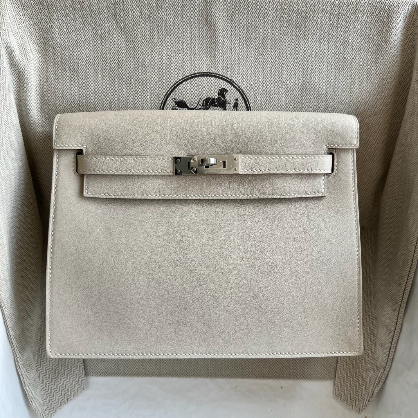In stock Kelly danse 22cm Swift Color: CC10 milkshake white Craie fully handmade wax stitching Phw Stock - Image 10