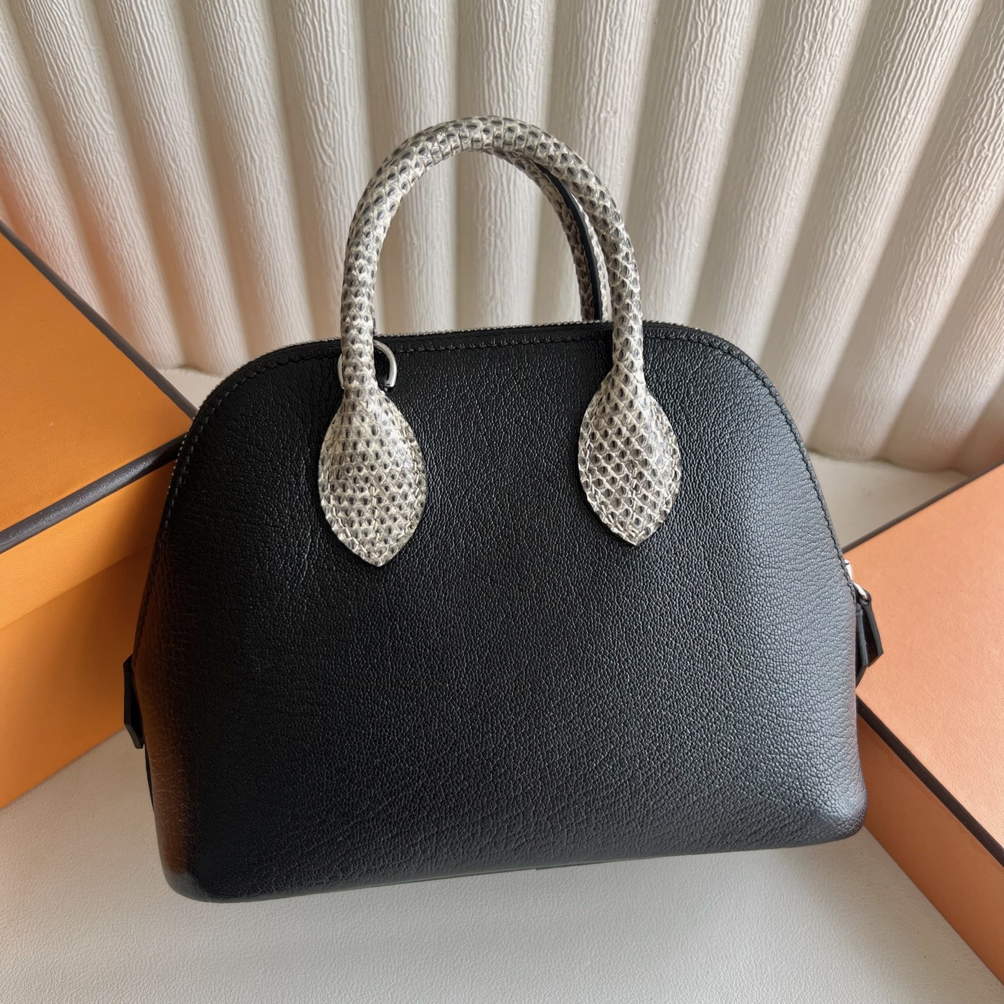 Mini Bolide 20cm Touch Chever spelled Lizard Color: Ck89 black with lizard natural color lizard, fully handmade wax stitching Silver buckle customized✈️ - Image 2