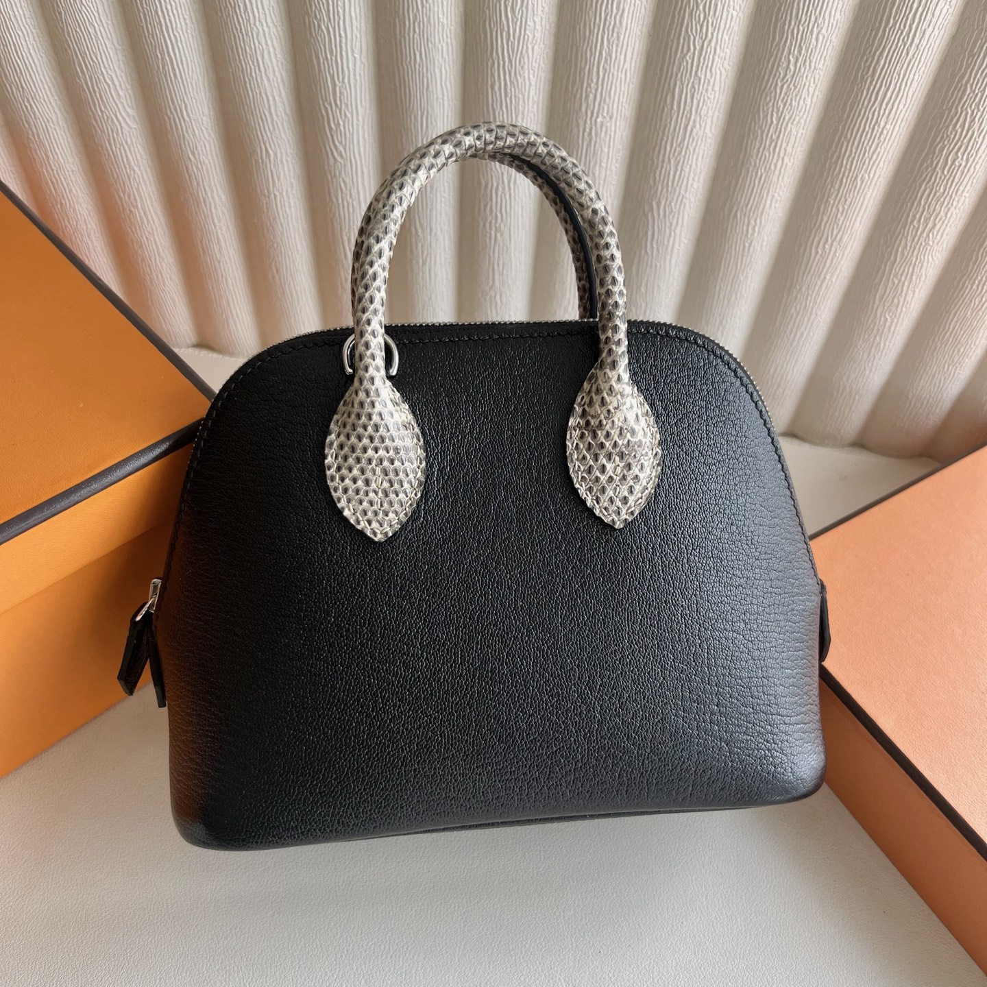 Mini Bolide 20cm Touch Chever spelled Lizard Color: Ck89 black with lizard natural color lizard, fully handmade wax stitching Silver buckle customized✈️ - Image 6