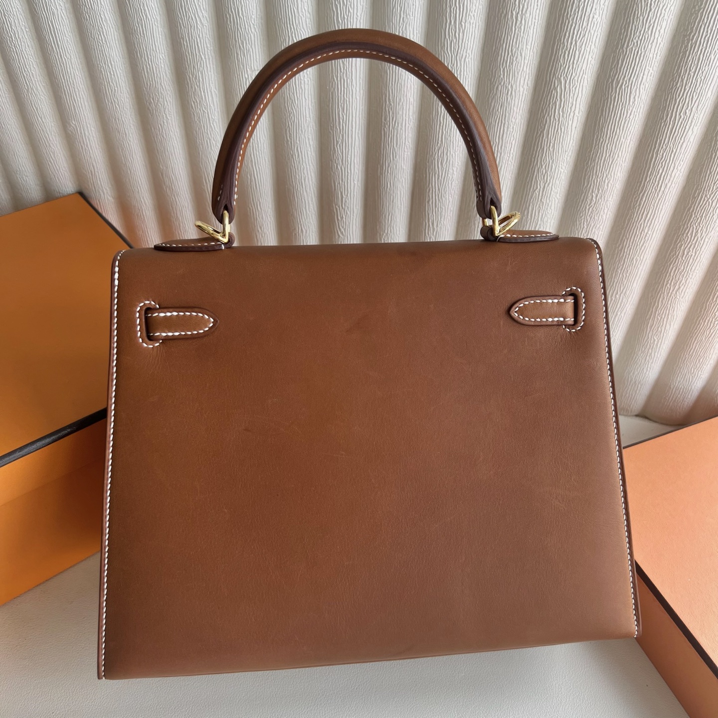 Kelly 25cm Barenia outseam plain saddle leather Color: 34 Fauve original color gold buckle fully handmade wax stitching Gold buckle customized✈️ - Image 4