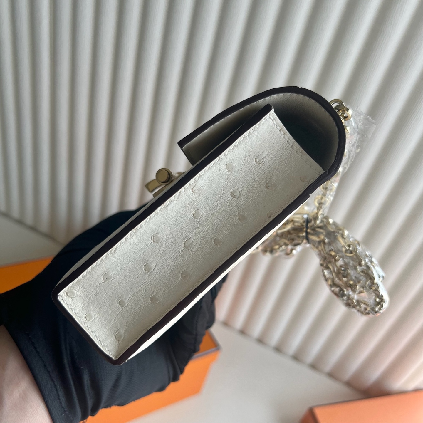 Verrou 17.5cm Ostrich original kk South Africa imported ostrich leather Color: I2 cream white Nata Permabrass Fully handmade wax stitching, light gold buckle, customized✈️ - Image 3