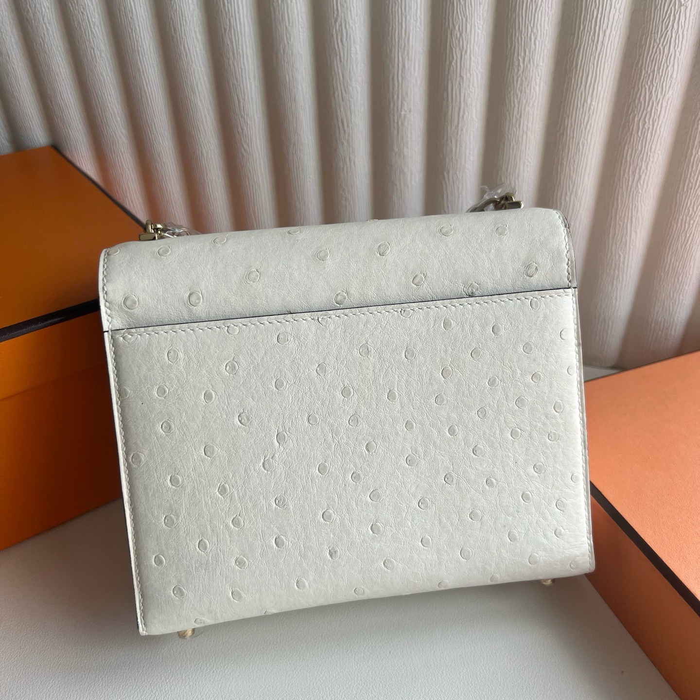 Verrou 17.5cm Ostrich original kk South Africa imported ostrich leather Color: I2 cream white Nata Permabrass Fully handmade wax stitching, light gold buckle, customized✈️ - Image 4