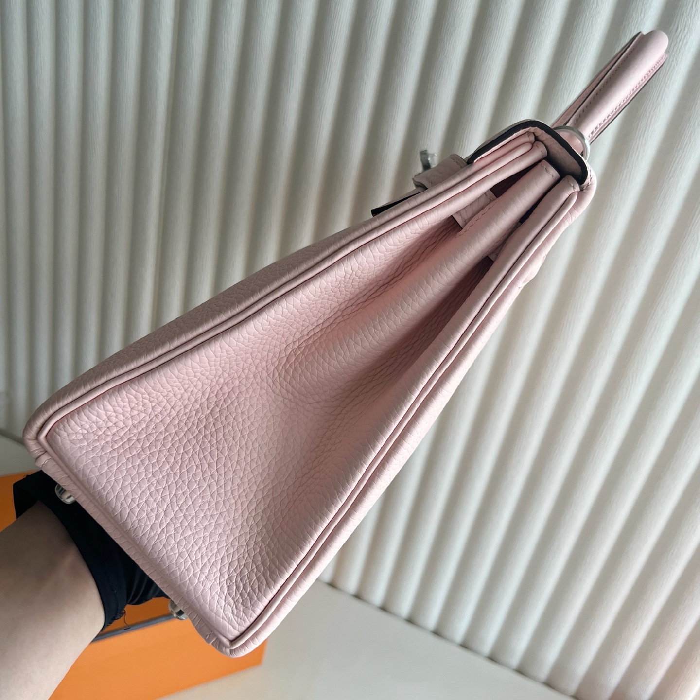 Kelly 32cm Clemence original imported large cowhide leather Color: M7 love powder inside, M4 milk gray, fully handmade wax stitching Frosted silver buckle customized✈️ - Image 3