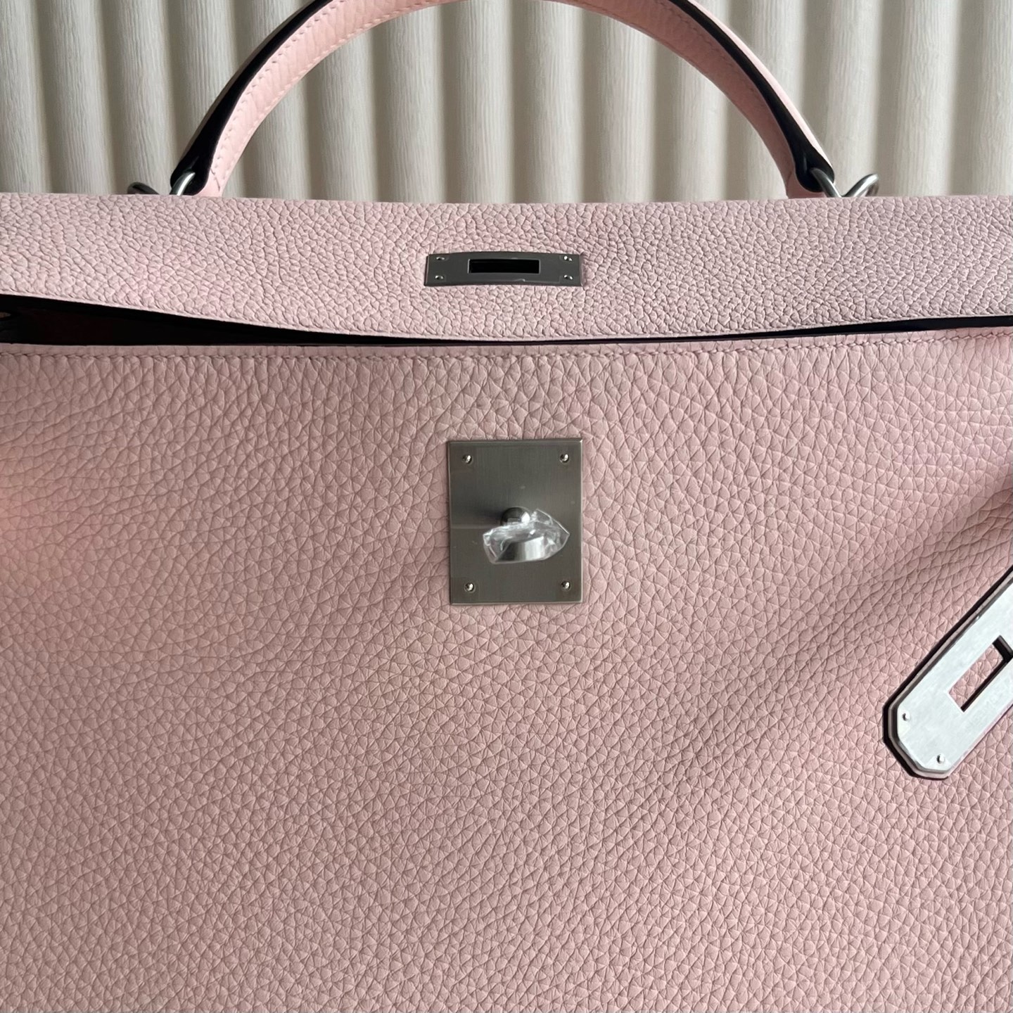 Kelly 32cm Clemence original imported large cowhide leather Color: M7 love powder inside, M4 milk gray, fully handmade wax stitching Frosted silver buckle customized✈️ - Image 6