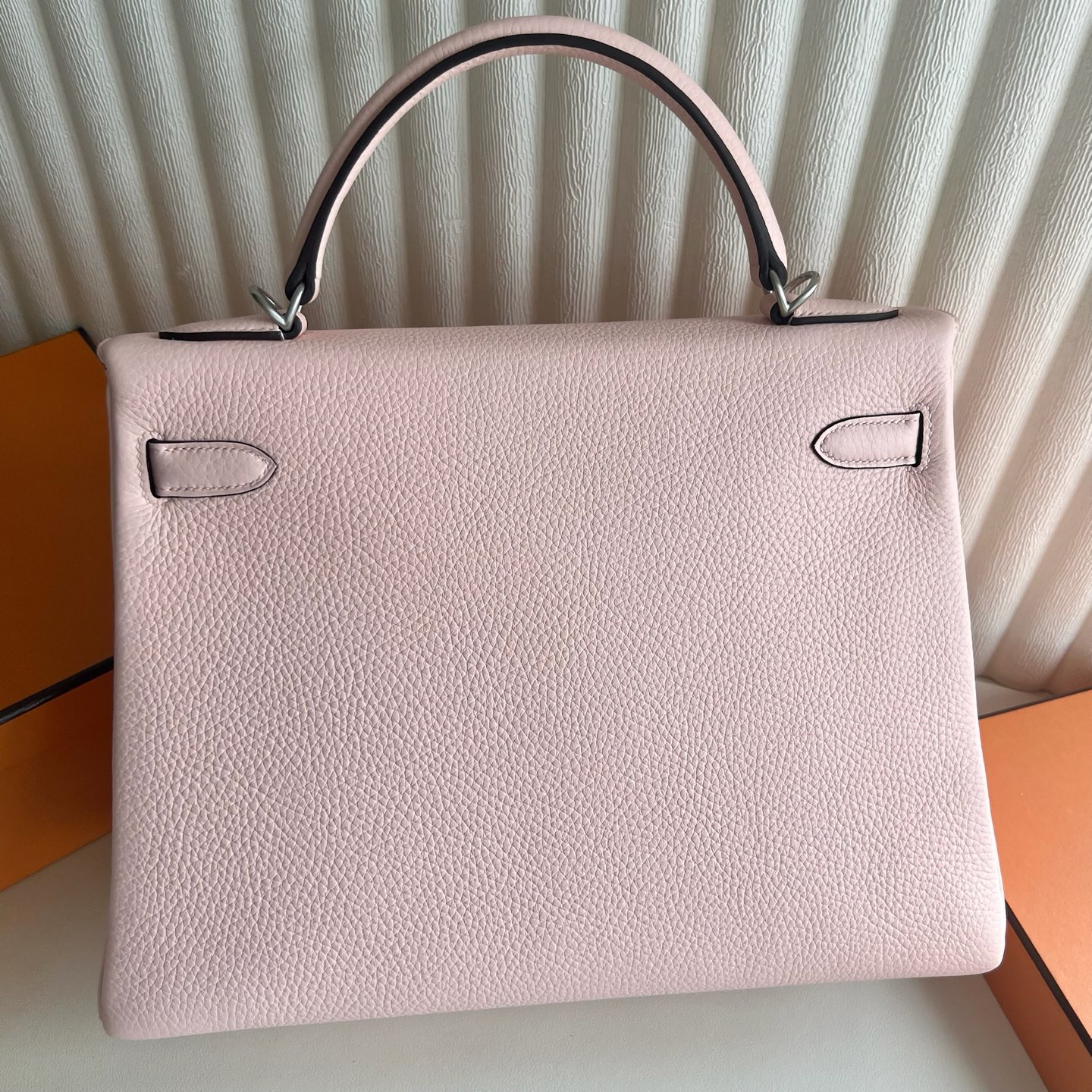 Kelly 32cm Clemence original imported large cowhide leather Color: M7 love powder inside, M4 milk gray, fully handmade wax stitching Frosted silver buckle customized✈️ - Image 8