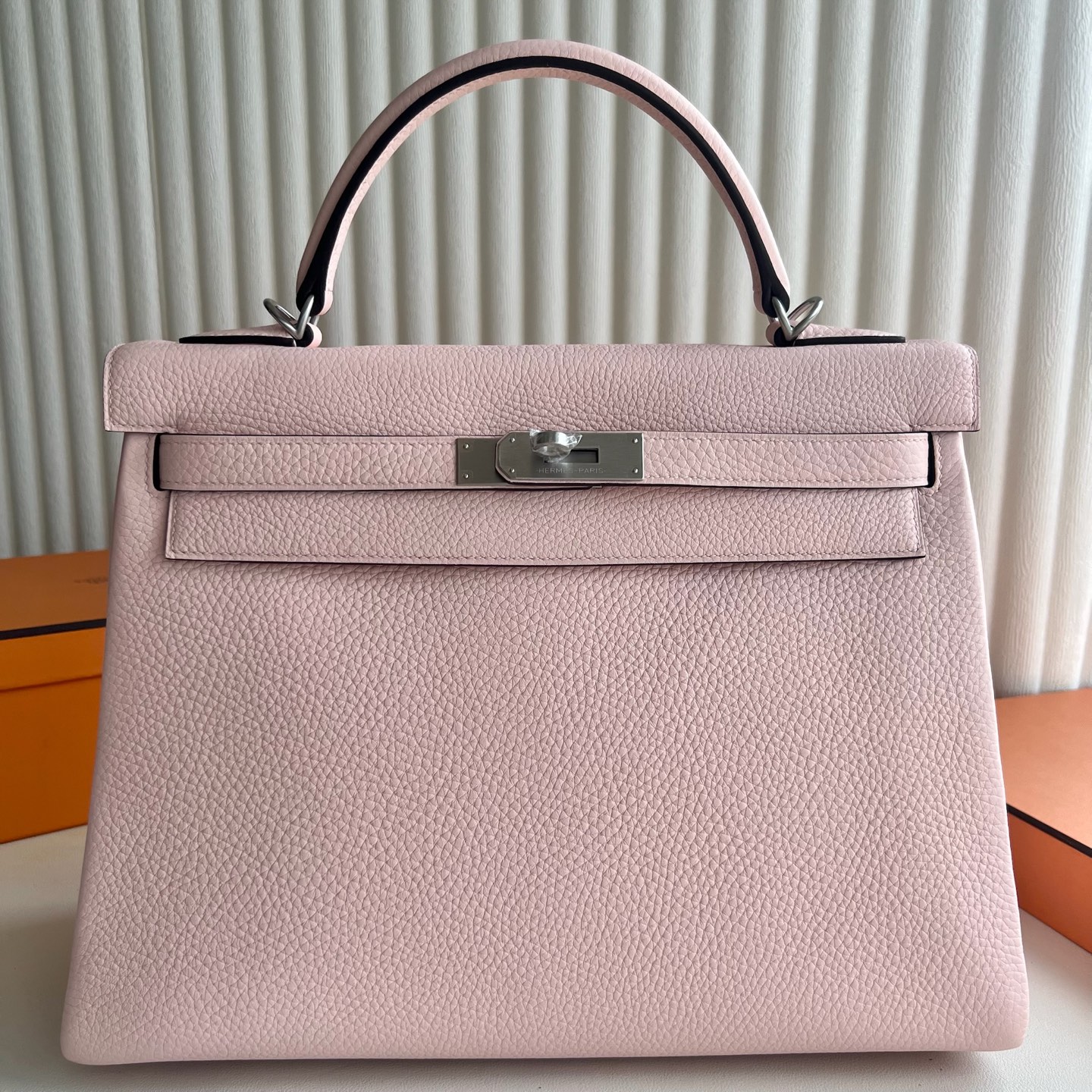 Kelly 32cm Clemence original imported large cowhide leather Color: M7 love powder inside, M4 milk gray, fully handmade wax stitching Frosted silver buckle customized✈️ - Image 12
