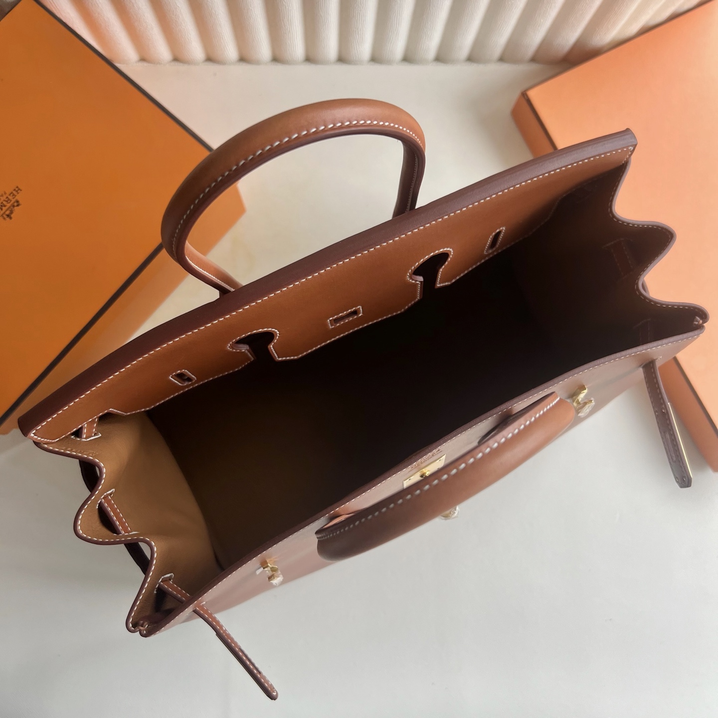 Birkin 35cm Barenia plain saddle leather Color: 37 golden brown Gold Fully handmade wax stitching Original hardware hand-engraved Gold buckle customized✈️ - Image 7