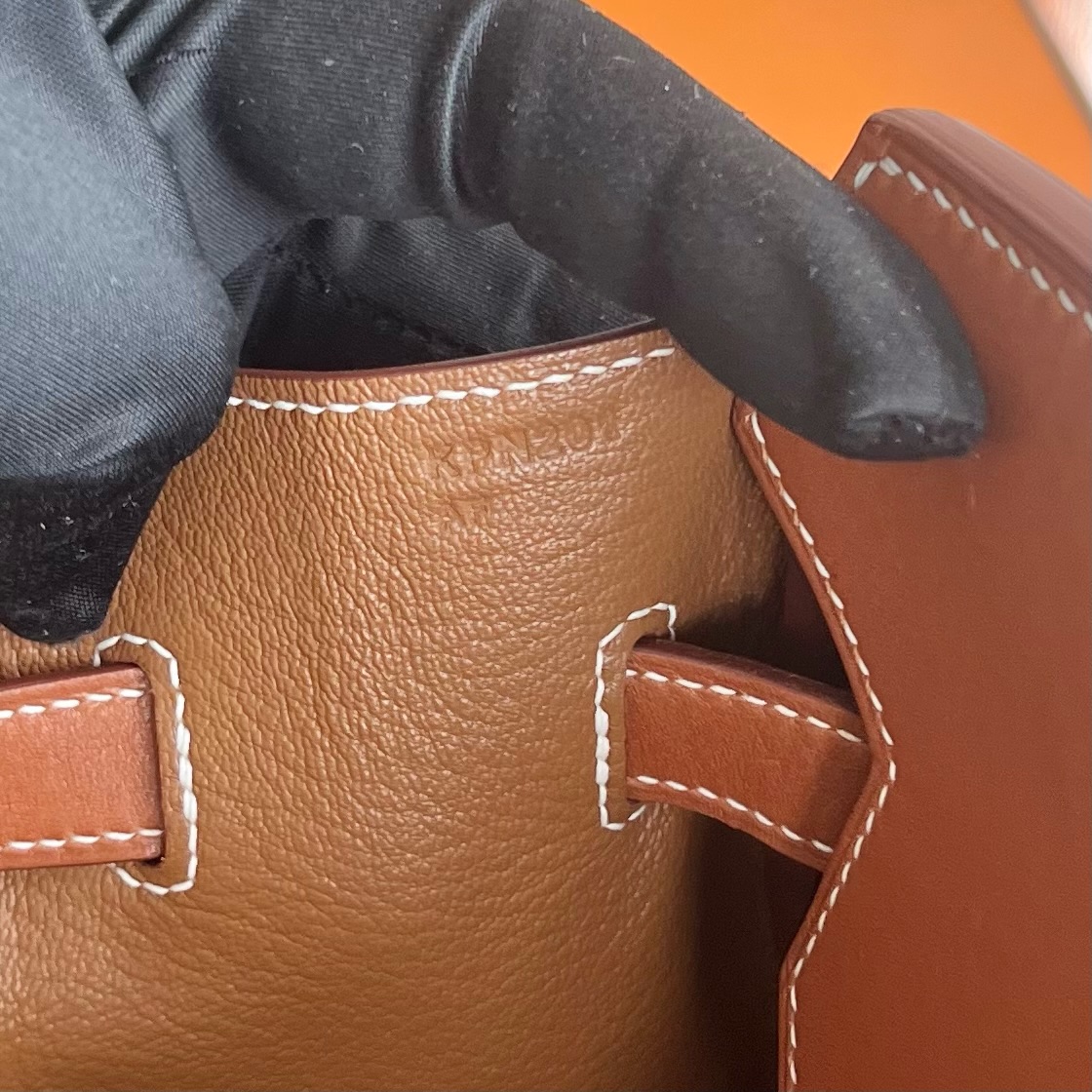 Birkin 35cm Barenia plain saddle leather Color: 37 golden brown Gold Fully handmade wax stitching Original hardware hand-engraved Gold buckle customized✈️ - Image 8