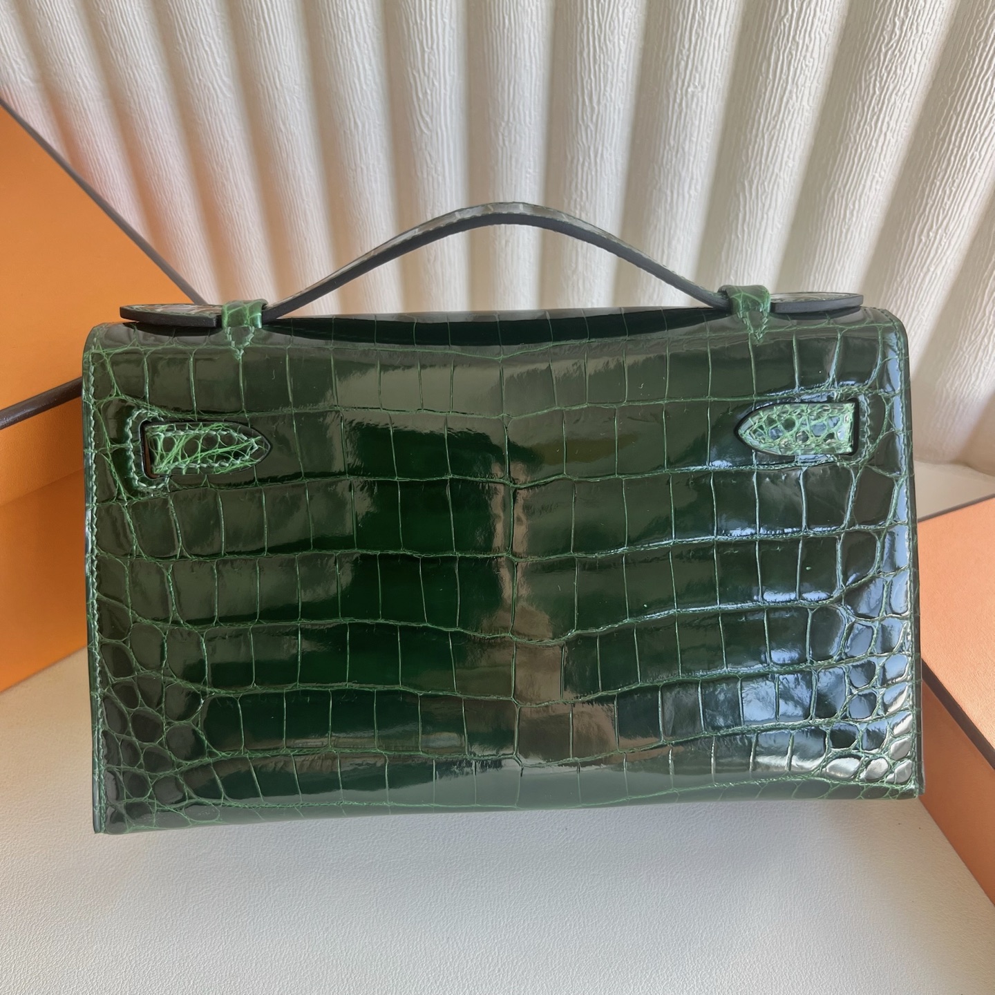 MiniKelly Pochette 22cm Glossy Nile Crocodile Shiny Nilo Crocodile Color: Ck67 emerald Vert Fonce fully handmade wax stitching Silver buckle customized✈️ - Image 4
