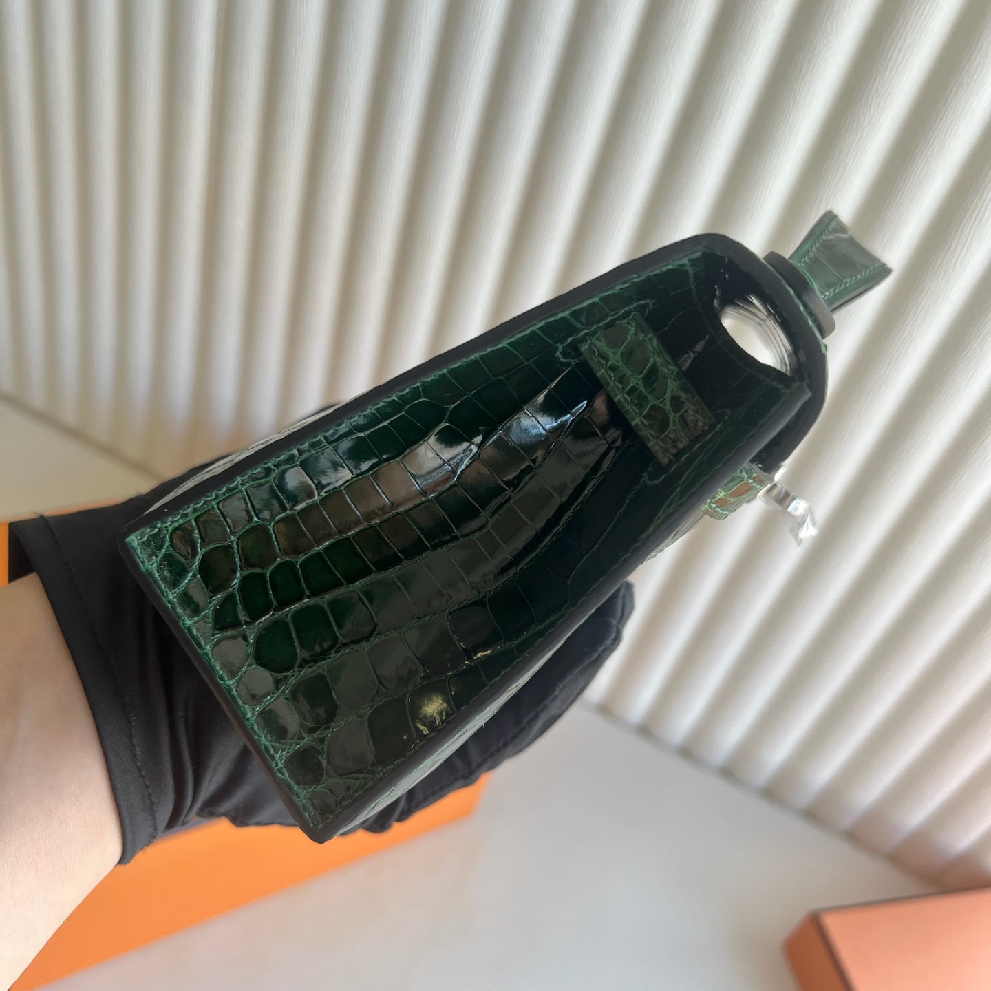 MiniKelly Pochette 22cm Glossy Nile Crocodile Shiny Nilo Crocodile Color: Ck67 emerald Vert Fonce fully handmade wax stitching Silver buckle customized✈️ - Image 8