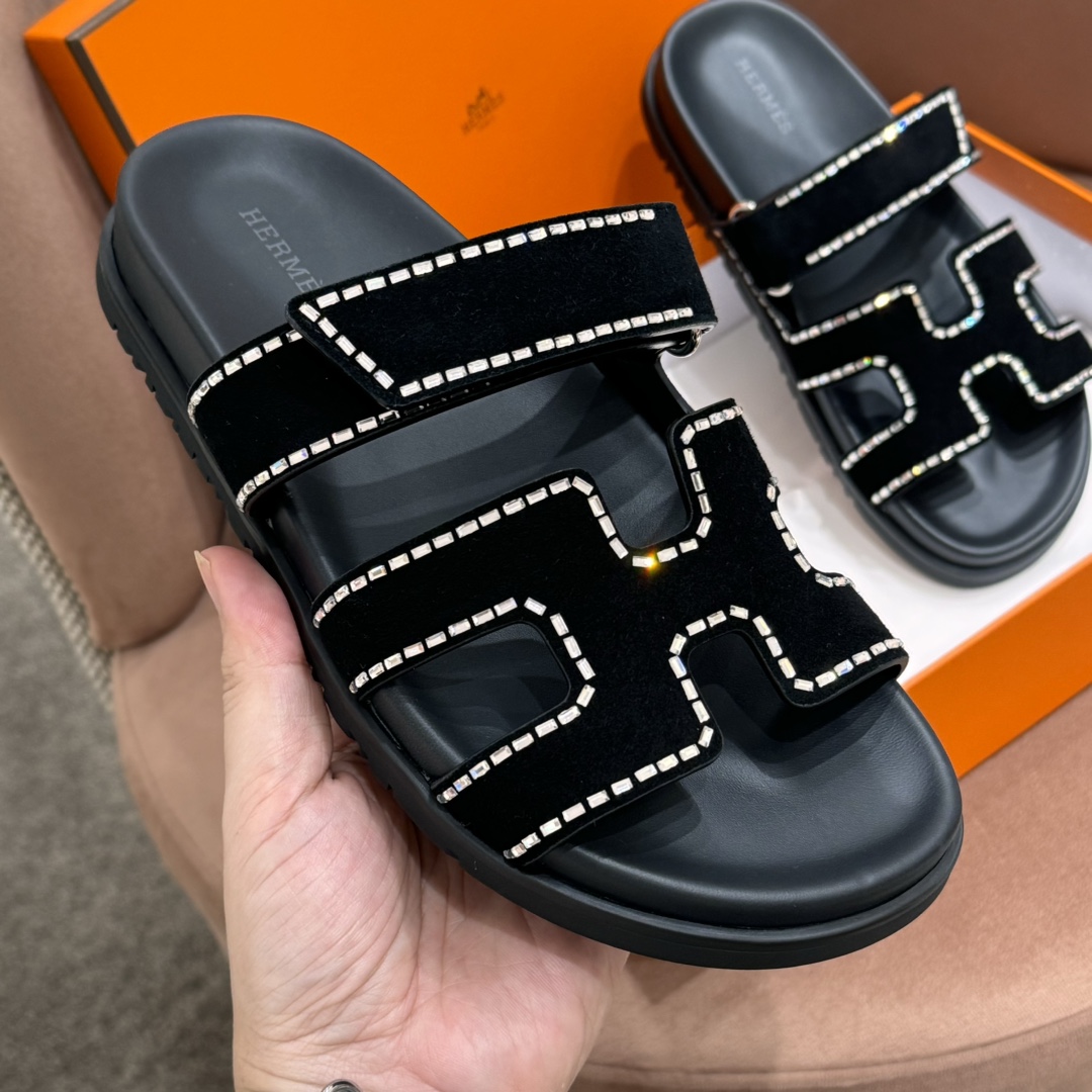 Hermers new spring and summer new rhinestones are available🐎 This stunning and sparkling rhinestone shoe is classic yet timeless - Image 3
