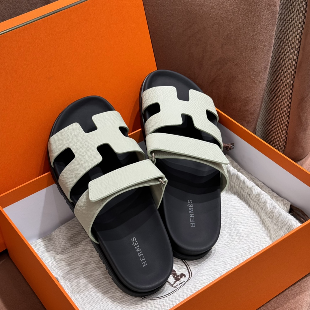 The shoes of the second uncle of the H family are here - Image 2