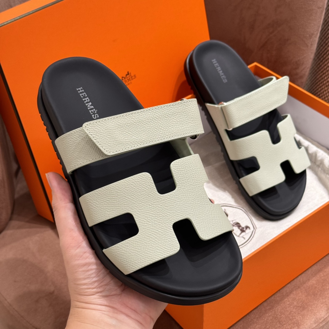 The shoes of the second uncle of the H family are here - Image 3