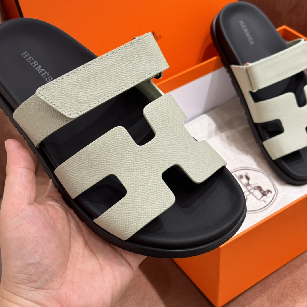The shoes of the second uncle of the H family are here - Image 4
