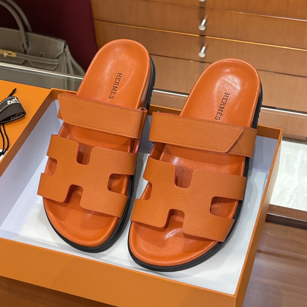 The new color of H family’s chypre shoes🐎🐎🐎 is so cute