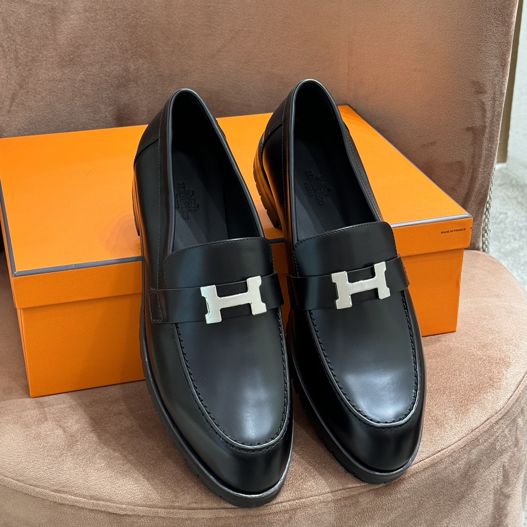 H’s popular Faubourg thick-soled loafers‼ ️‼ ️‼ ️ Super good looking, I really recommend these calfskin loafers, with grooved soles and decorated with palladium-plated iconic "H" details, creating a fashionable and casual style Another must-have shoe