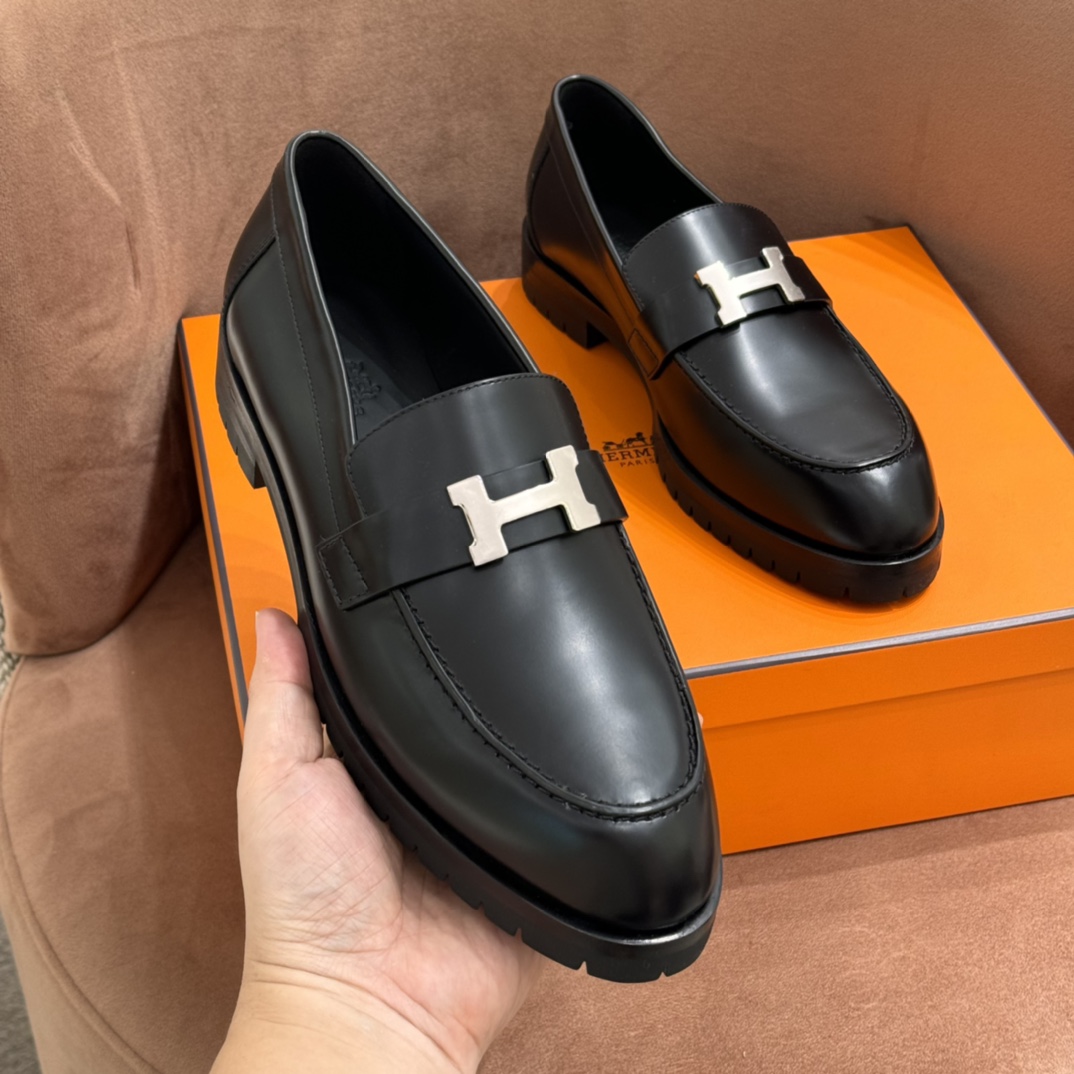 H’s popular Faubourg thick-soled loafers‼ ️‼ ️‼ ️ Super good looking, I really recommend these calfskin loafers, with grooved soles and decorated with palladium-plated iconic "H" details, creating a fashionable and casual style Another must-have shoe - Image 3