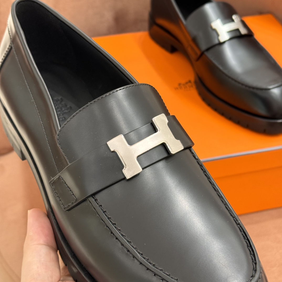 H’s popular Faubourg thick-soled loafers‼ ️‼ ️‼ ️ Super good looking, I really recommend these calfskin loafers, with grooved soles and decorated with palladium-plated iconic "H" details, creating a fashionable and casual style Another must-have shoe - Image 4
