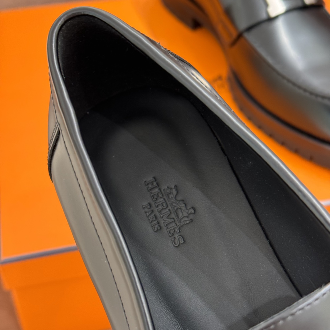 H’s popular Faubourg thick-soled loafers‼ ️‼ ️‼ ️ Super good looking, I really recommend these calfskin loafers, with grooved soles and decorated with palladium-plated iconic "H" details, creating a fashionable and casual style Another must-have shoe - Image 5