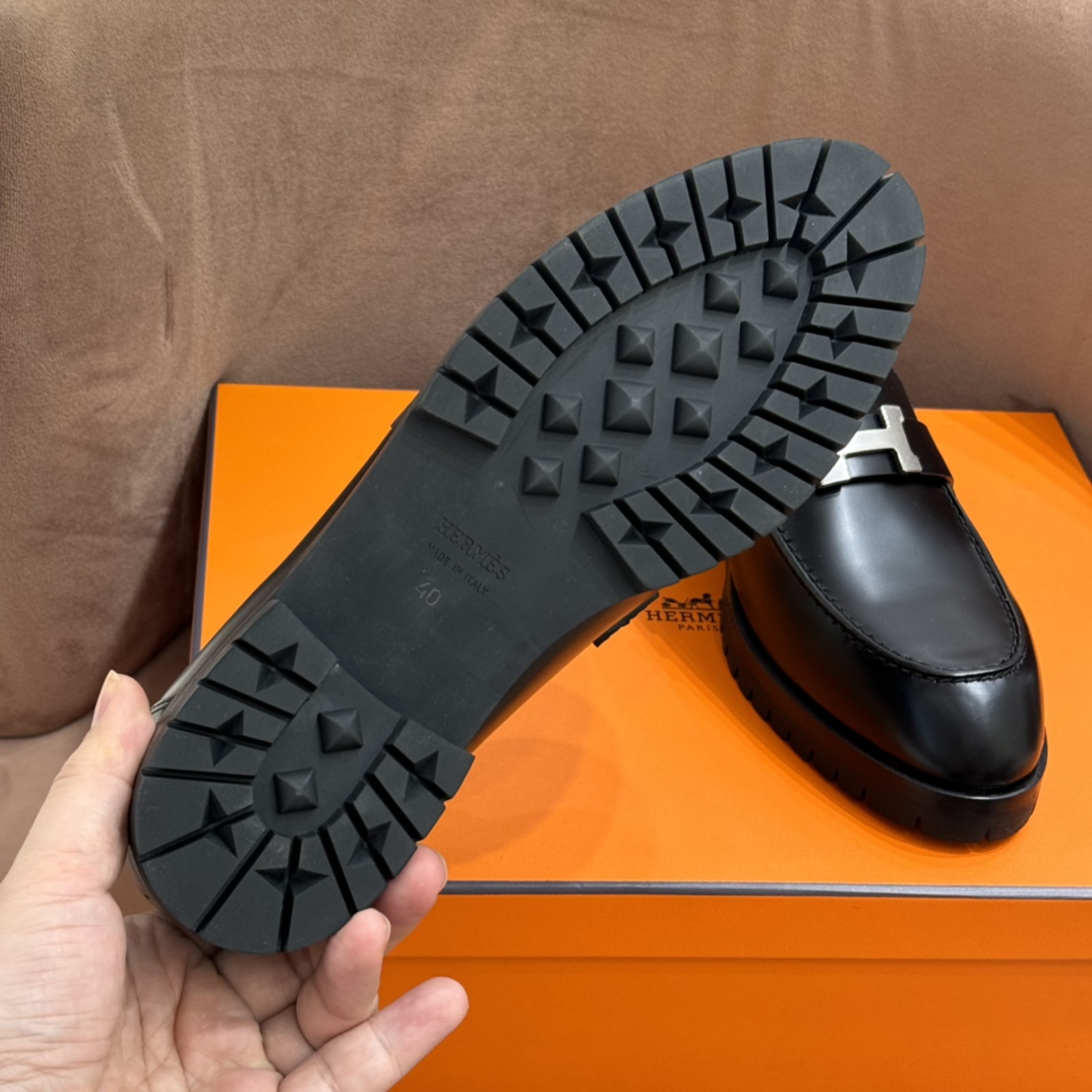 H’s popular Faubourg thick-soled loafers‼ ️‼ ️‼ ️ Super good looking, I really recommend these calfskin loafers, with grooved soles and decorated with palladium-plated iconic "H" details, creating a fashionable and casual style Another must-have shoe - Image 6
