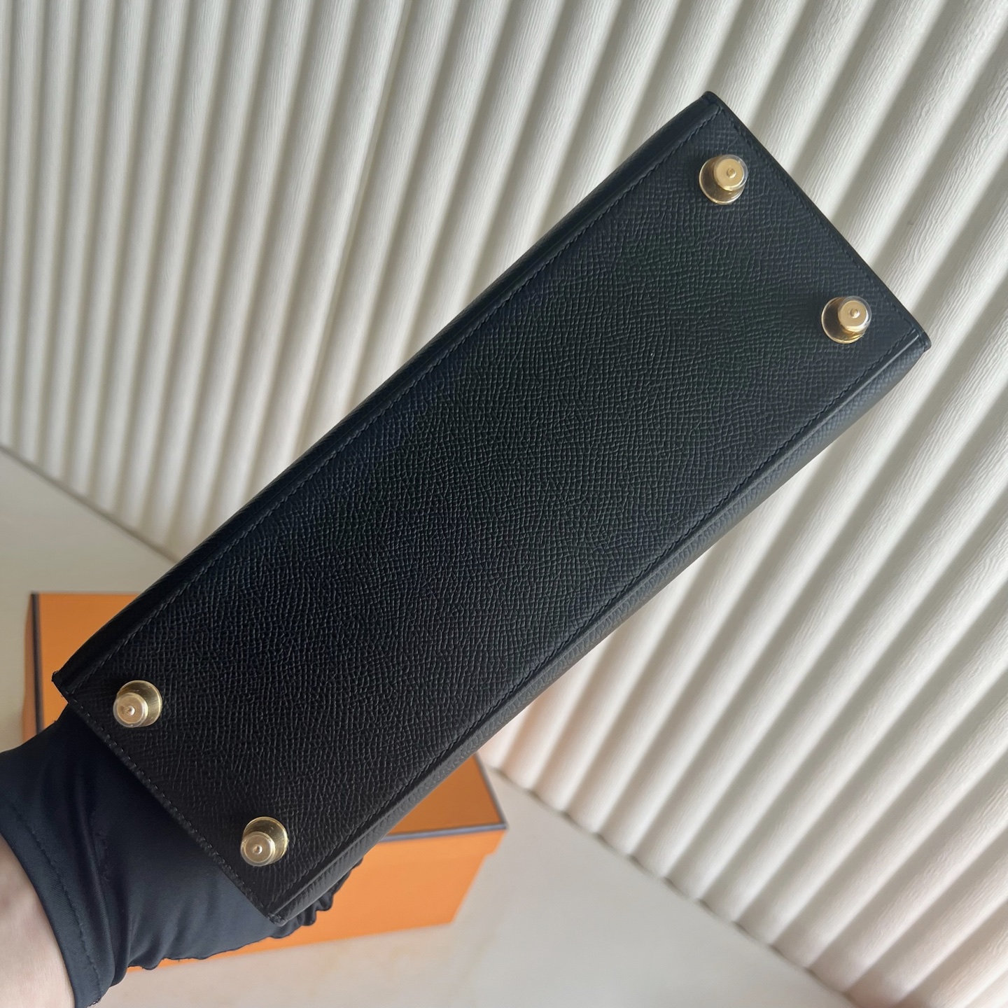 Kelly 25cm Epsom Color: Ck89 black Noir fully handmade wax thread sewing Original hardware hand-engraved Gold buckle customized✈️ - Image 11