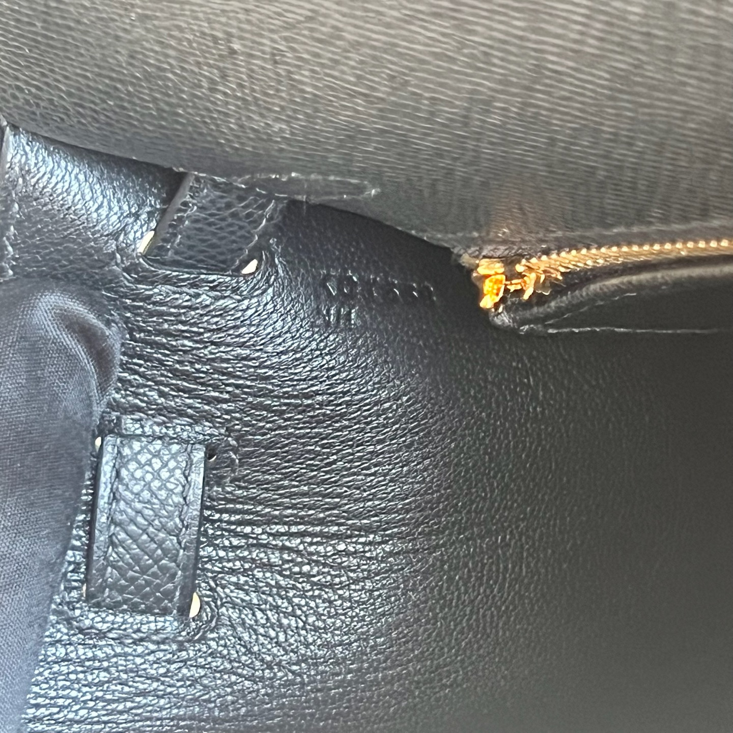 Kelly 25cm Epsom Color: Ck89 black Noir fully handmade wax thread sewing Original hardware hand-engraved Gold buckle customized✈️ - Image 9