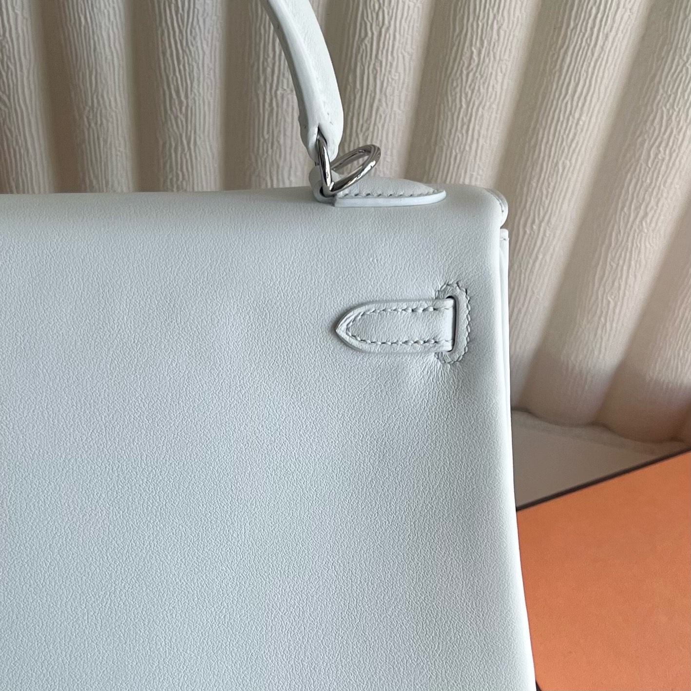 Kelly 25cm Swift original imported plain leather Color: 01 pure white, white silver buckle, fully handmade wax stitching Silver buckle customized✈️ - Image 5