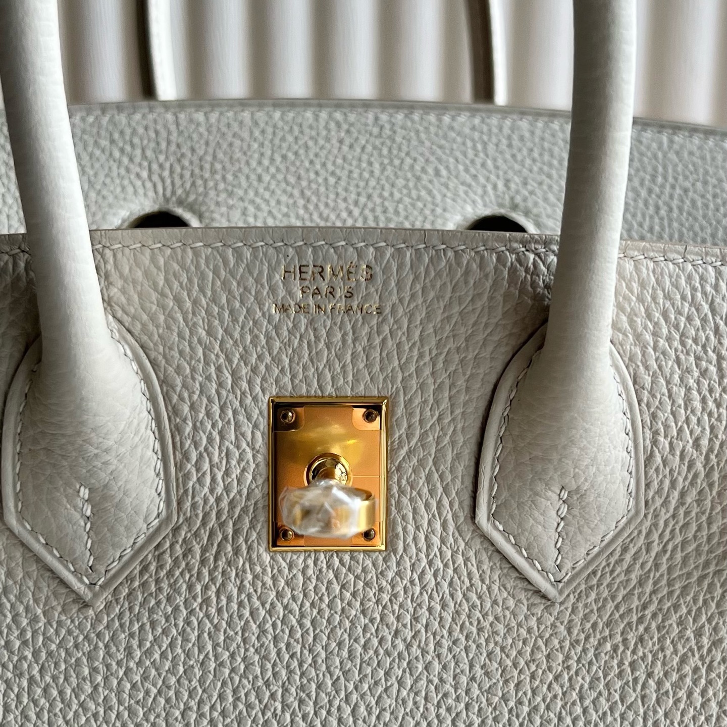 Birkin 25cm Togo original calfskin imported from Germany Color: Ck10 milkshake white Craie fully handmade wax stitching Original hardware hand-engraved Gold buckle customized✈️ - Image 8