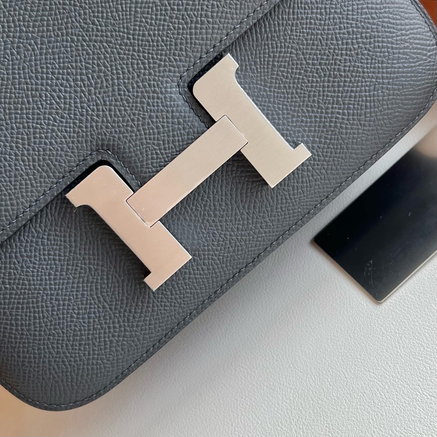 Constance 18cm mirror style🪞Epsom Color: H0 haze gray Gris Misty brushed silver buckle Fully handmade wax stitching Bphw customized✈️ - Image 2