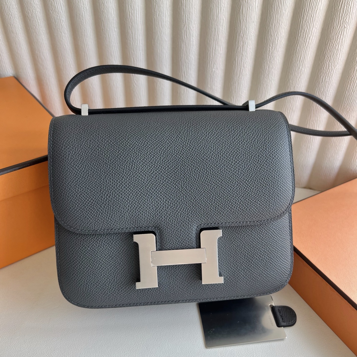 Constance 18cm mirror style🪞Epsom Color: H0 haze gray Gris Misty brushed silver buckle Fully handmade wax stitching Bphw customized✈️