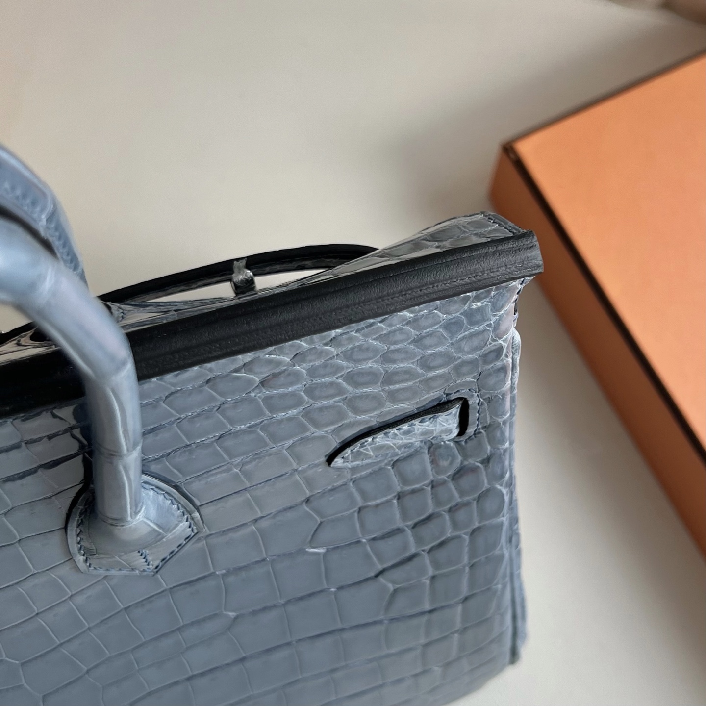 Birkin 25cm Shiny Nilo Crocodile Color: Ck75 denim blue, silver buckle, fully handmade wax stitching Ghw customized✈️ - Image 4