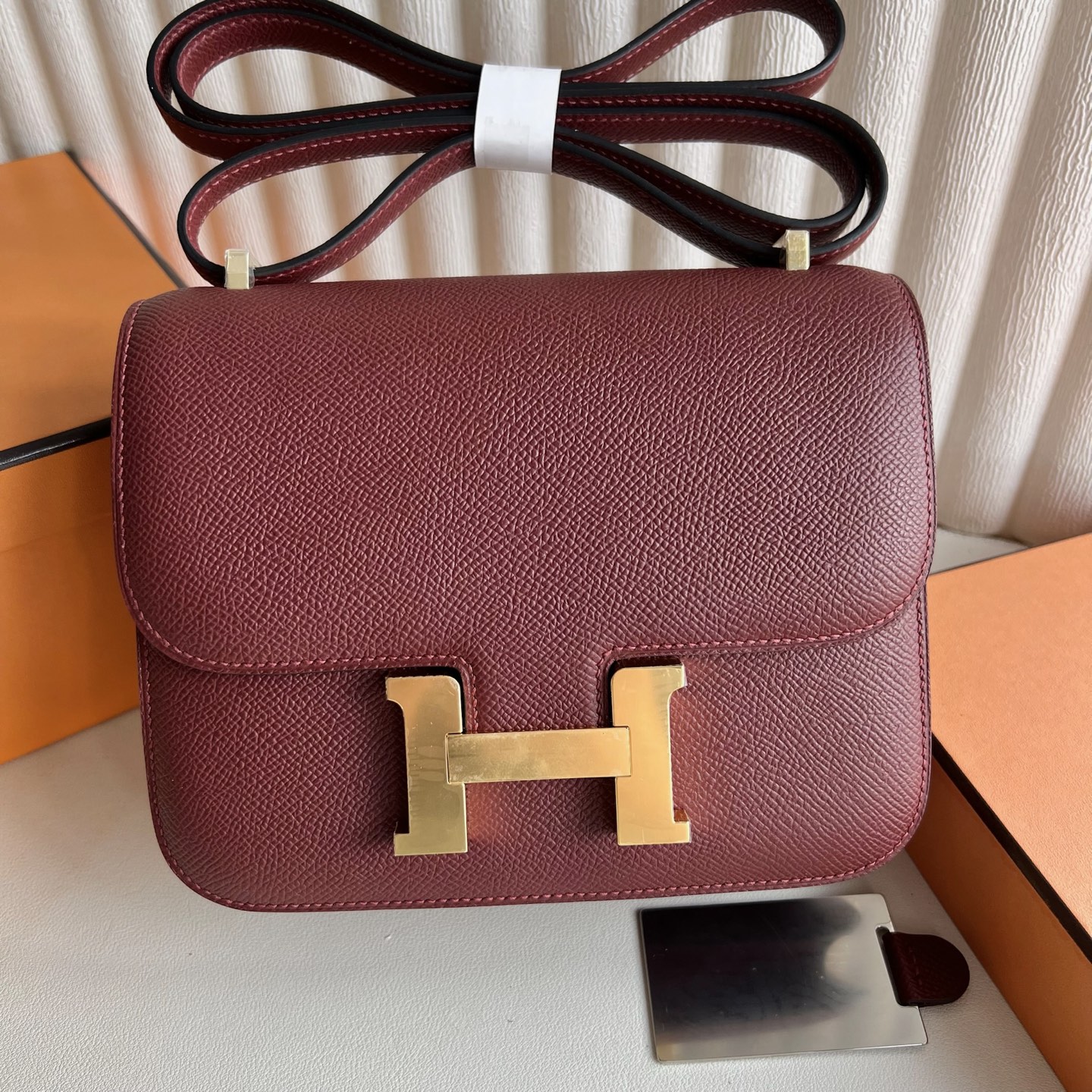 Constance 18cm mirror style🪞Epsom Color: 55 Hermès red Rouge H, fully handmade wax stitching Gold buckle customized✈️