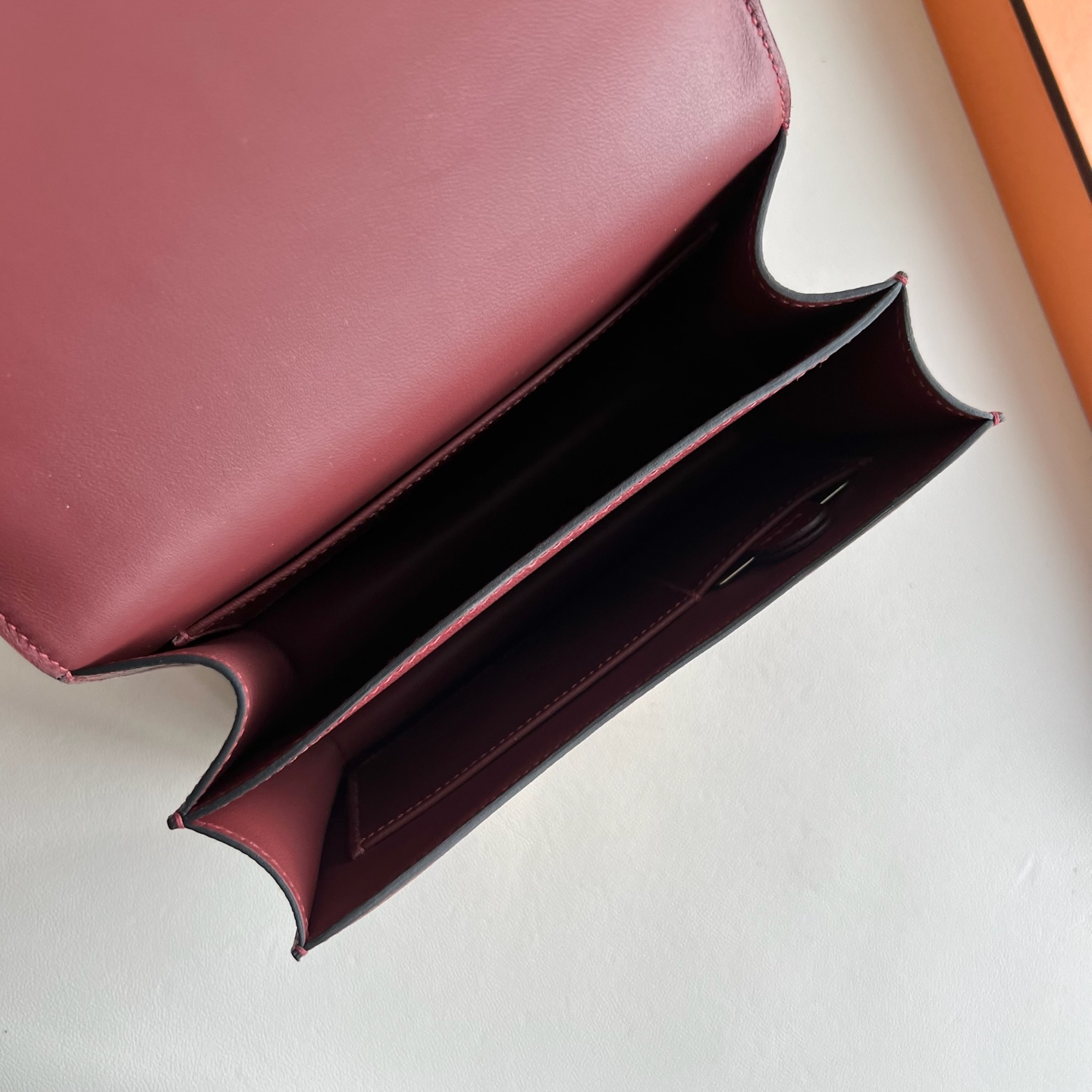 Constance 18cm mirror style🪞Epsom Color: 55 Hermès red Rouge H, fully handmade wax stitching Gold buckle customized✈️ - Image 6