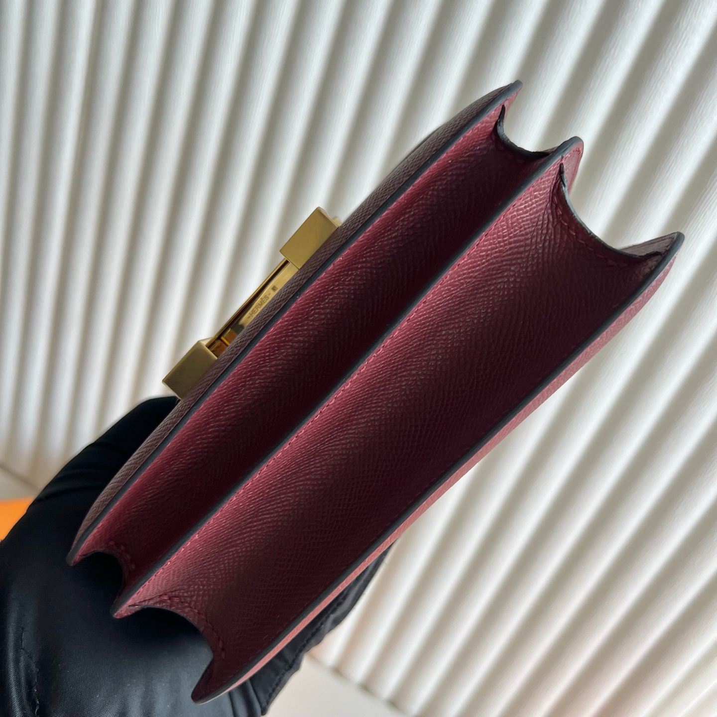 Constance 18cm mirror style🪞Epsom Color: 55 Hermès red Rouge H, fully handmade wax stitching Gold buckle customized✈️ - Image 10