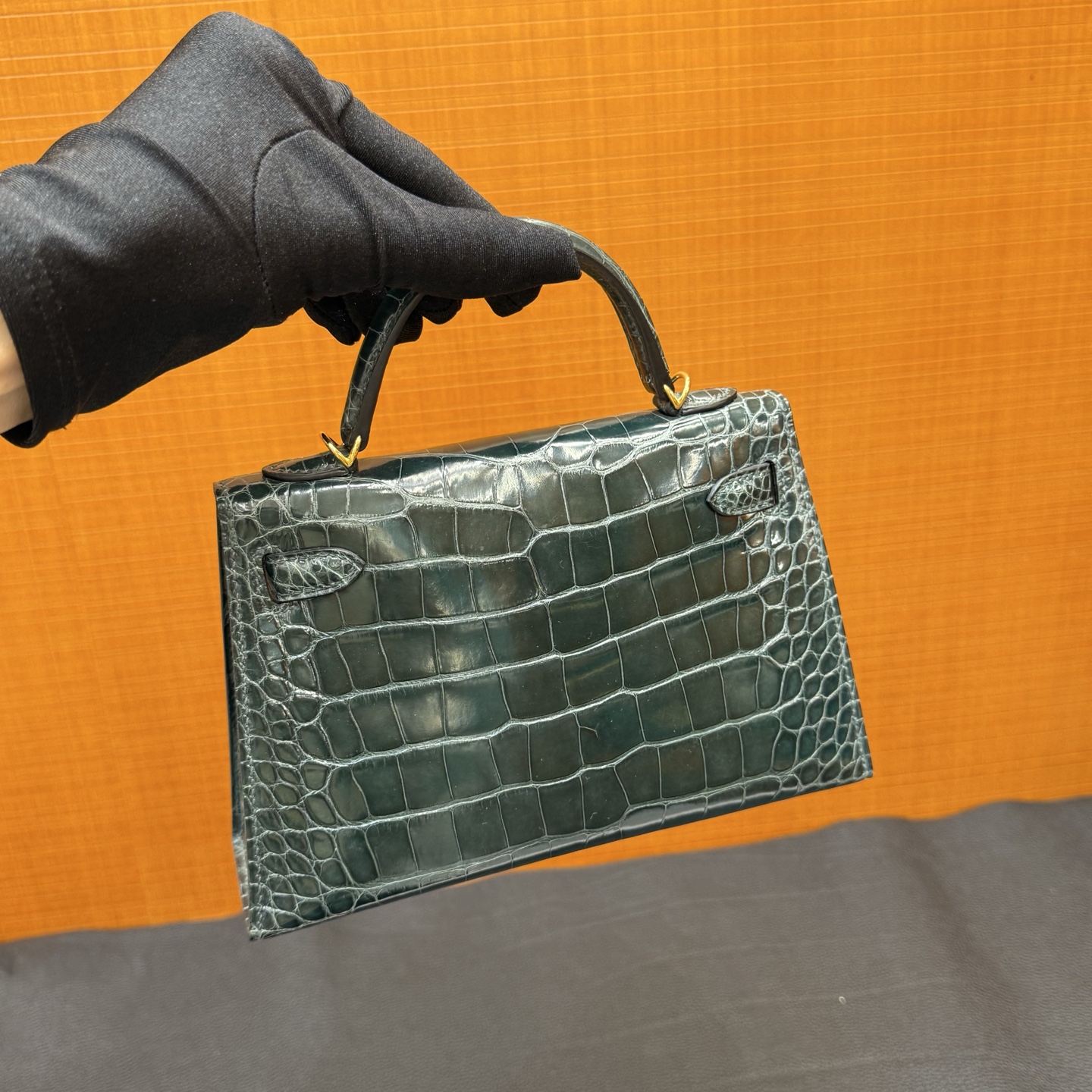 Kelly Mini Glossy American Alligator Color: V0 Rousseau Green Gold Buckle Fully Handmade Wax Thread Sewing Shiny Alligator Crocodile Ghw Stock - Image 13