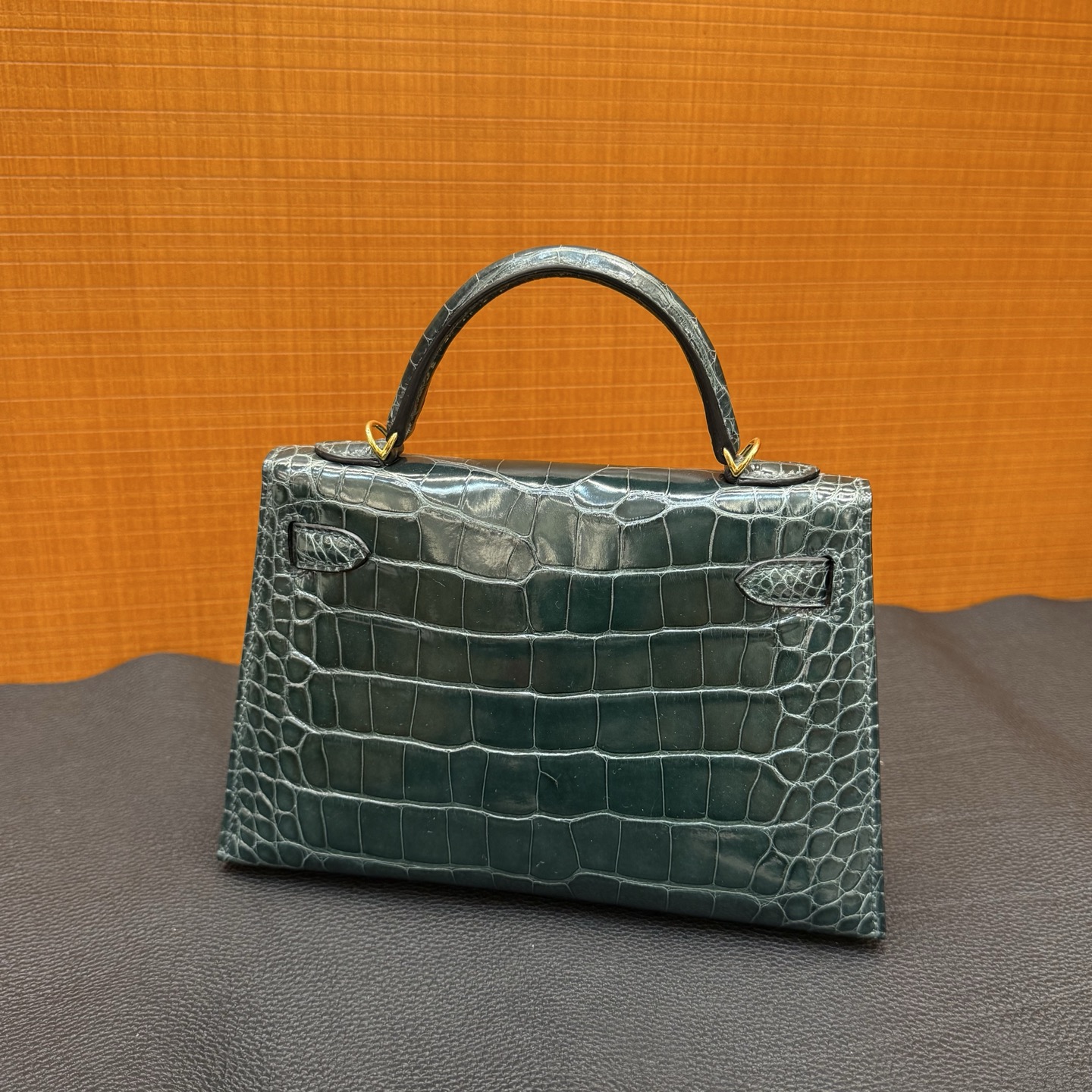 Kelly Mini Glossy American Alligator Color: V0 Rousseau Green Gold Buckle Fully Handmade Wax Thread Sewing Shiny Alligator Crocodile Ghw Stock - Image 15