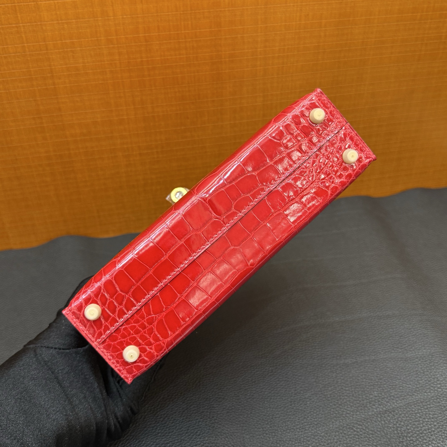 Kelly Mini Glossy American Alligator Color: Ck95 Ferrari red, gold buckle, fully handmade wax stitching Shiny Alligator Crocodile Ghw Stock - Image 8