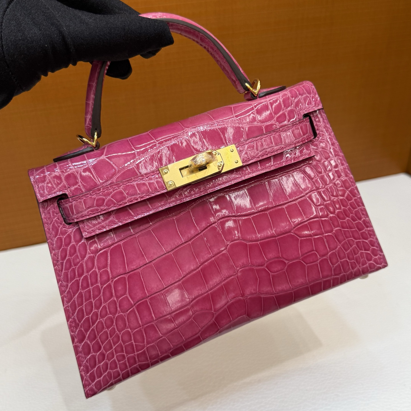 Kelly Mini Glossy American Alligator Color: 5j peach pink, gold buckle, fully handmade wax stitching Shiny Alligator Crocodile Ghw Stock - Image 4