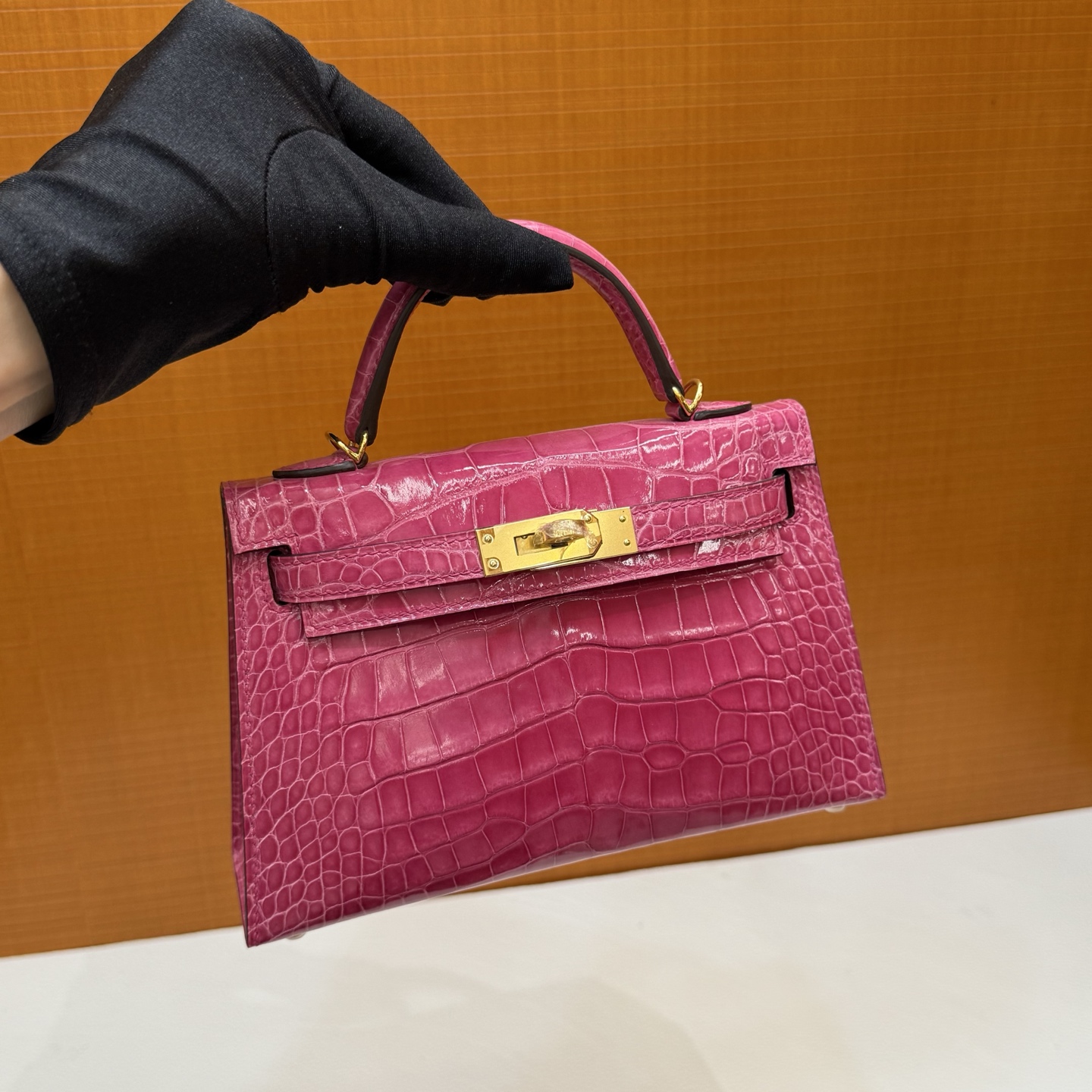 Kelly Mini Glossy American Alligator Color: 5j peach pink, gold buckle, fully handmade wax stitching Shiny Alligator Crocodile Ghw Stock - Image 12