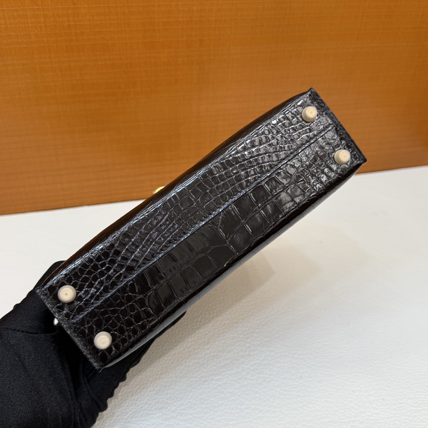 Kelly Mini Glossy American Alligator Color: Ck89 black Noir gold buckle, fully handmade wax stitching Shiny Alligator Crocodile Ghw Stock - Image 7