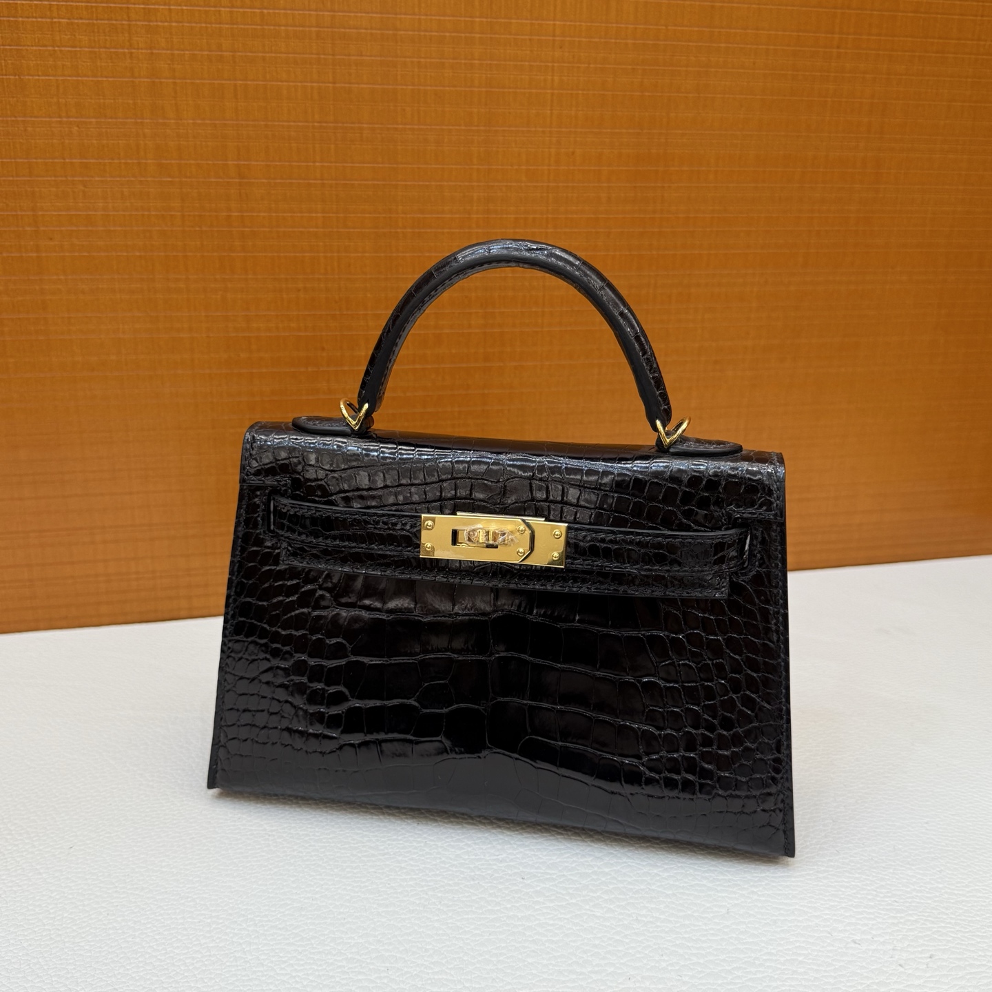 Kelly Mini Glossy American Alligator Color: Ck89 black Noir gold buckle, fully handmade wax stitching Shiny Alligator Crocodile Ghw Stock - Image 11