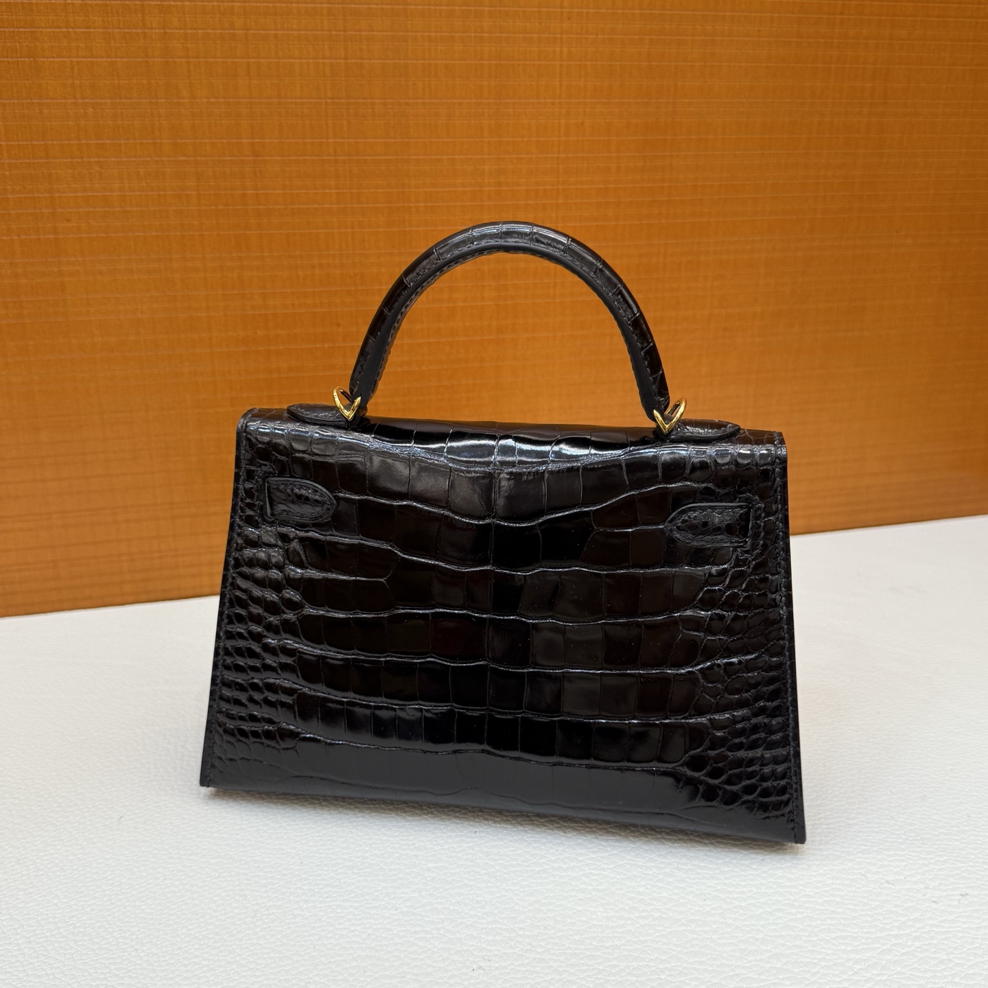 Kelly Mini Glossy American Alligator Color: Ck89 black Noir gold buckle, fully handmade wax stitching Shiny Alligator Crocodile Ghw Stock - Image 11