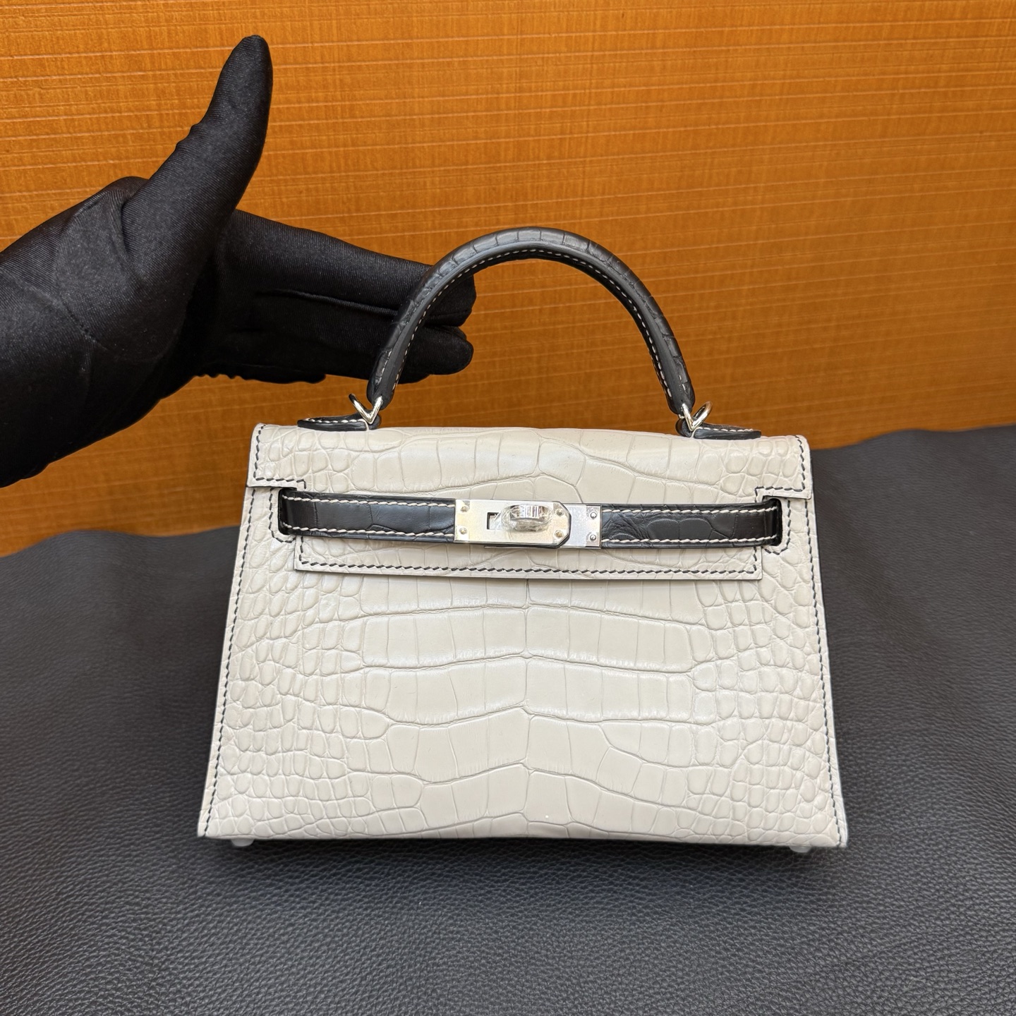 Kelly Mini Matte American Alligator Color: Ck80 Pearl Gray/Ck89 Black Silver Buckle Fully handmade wax stitching Matte Alligator Crocodile Phw Stock